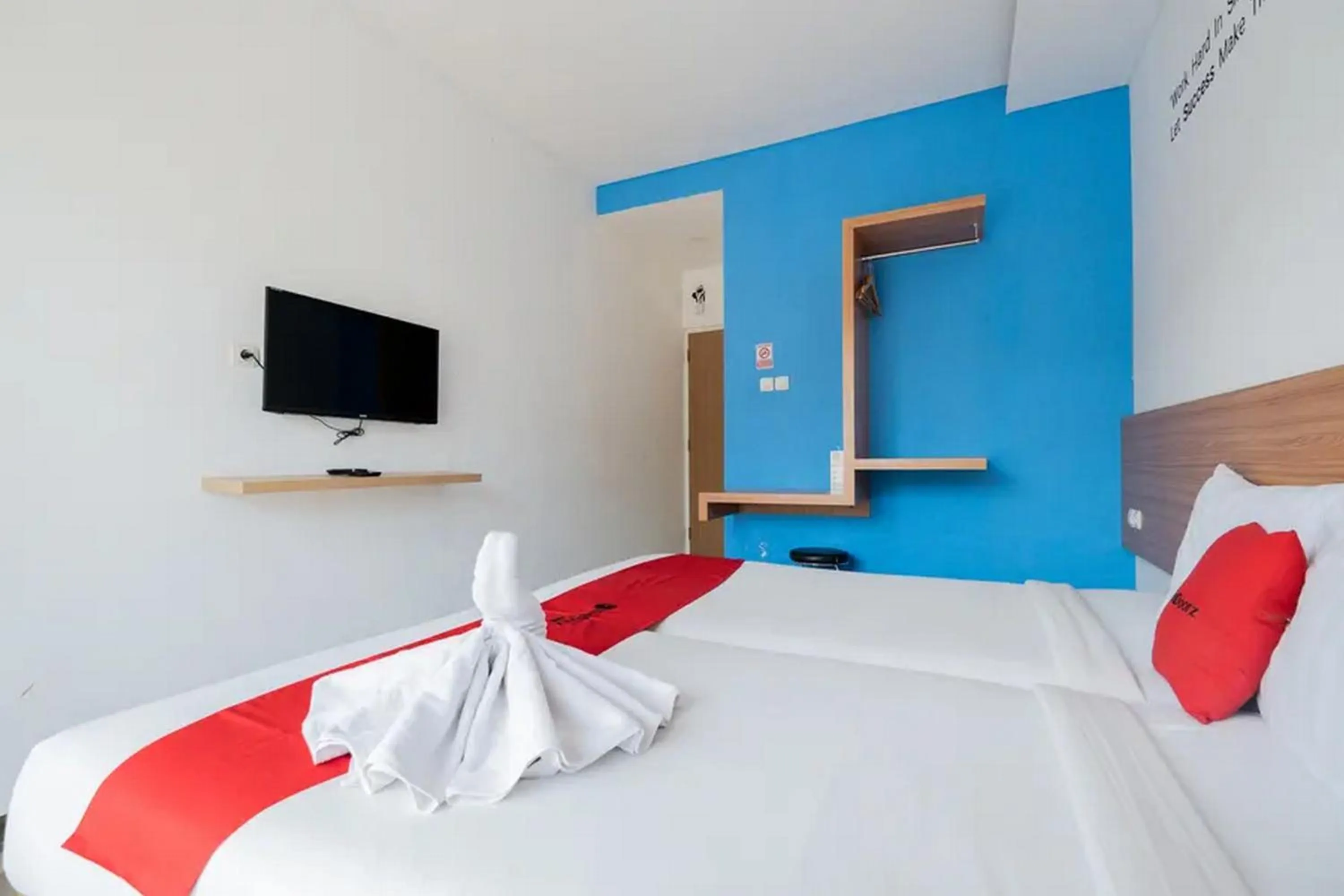 Bed in RedDoorz near Jawa Timur Park 2