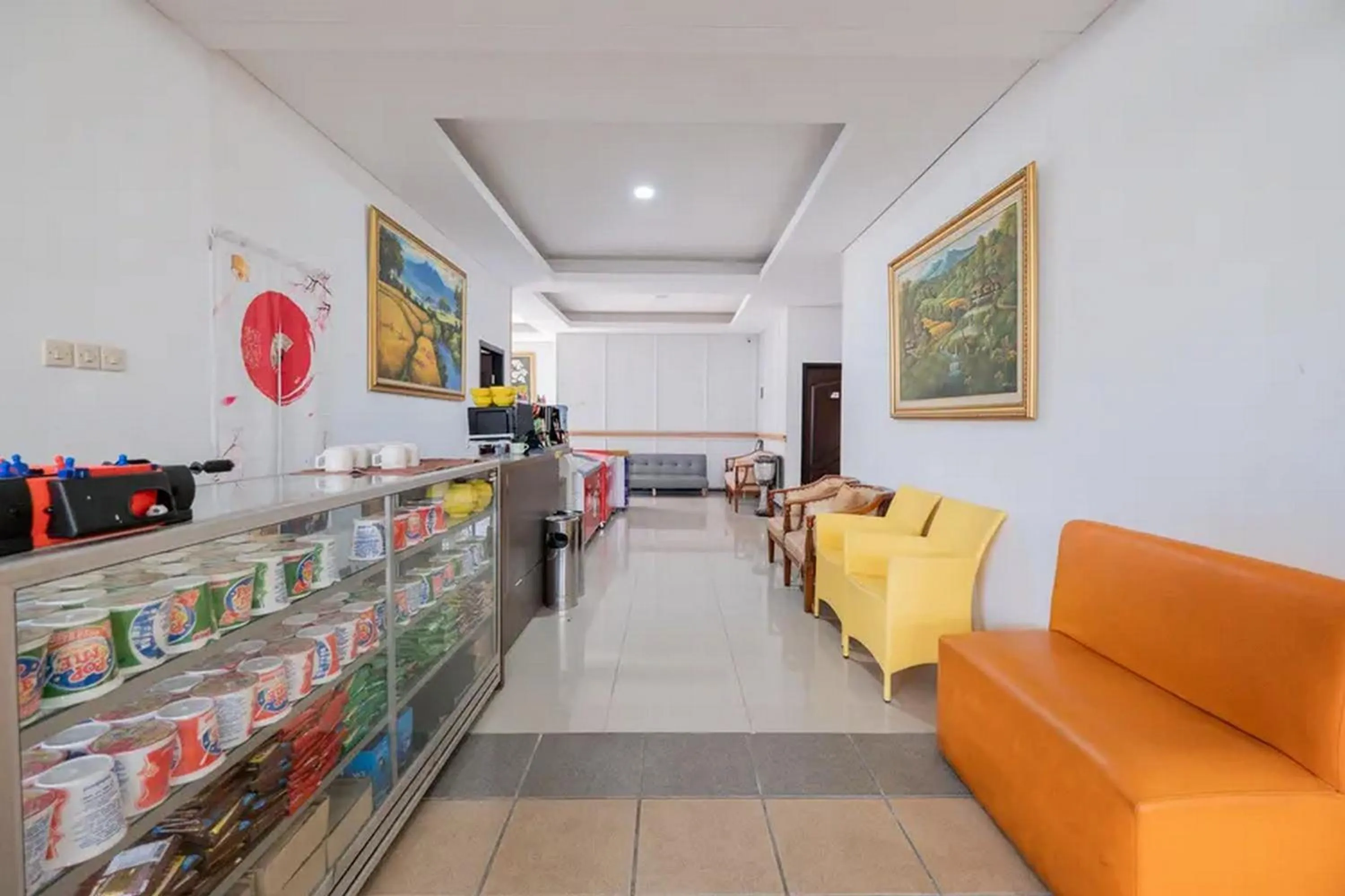 Lobby or reception in RedDoorz near Jawa Timur Park 2