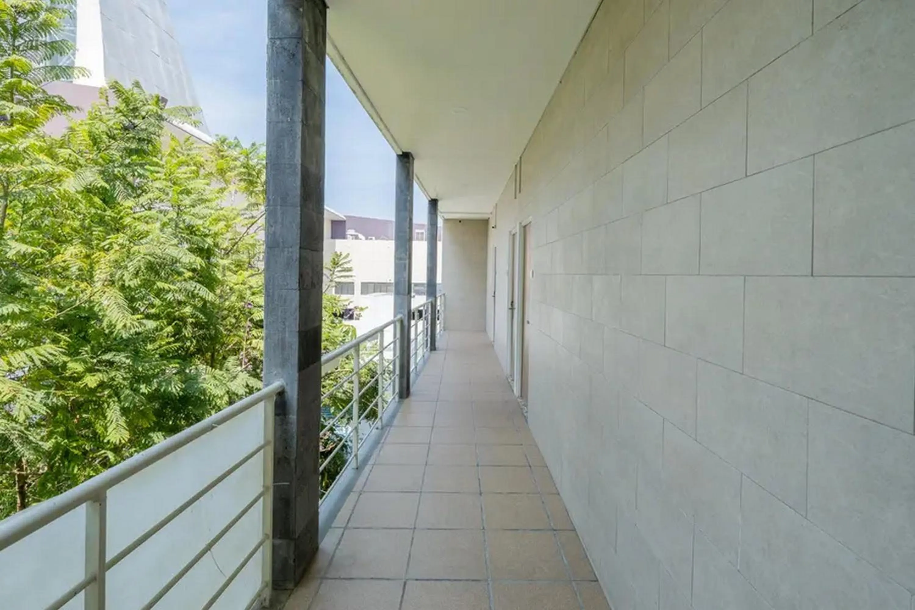 Property building in RedDoorz near Jawa Timur Park 2