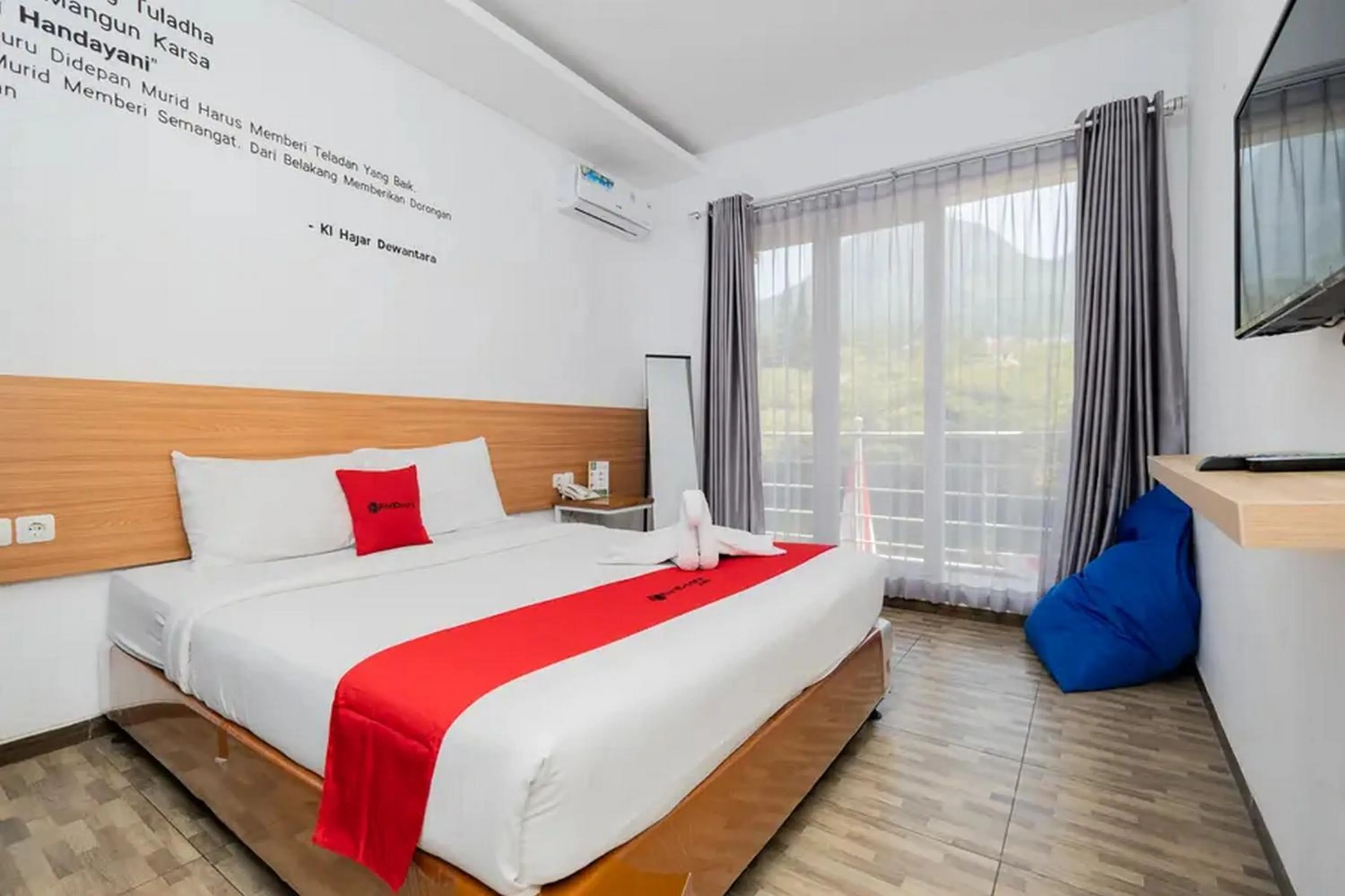 Bed in RedDoorz near Jawa Timur Park 2