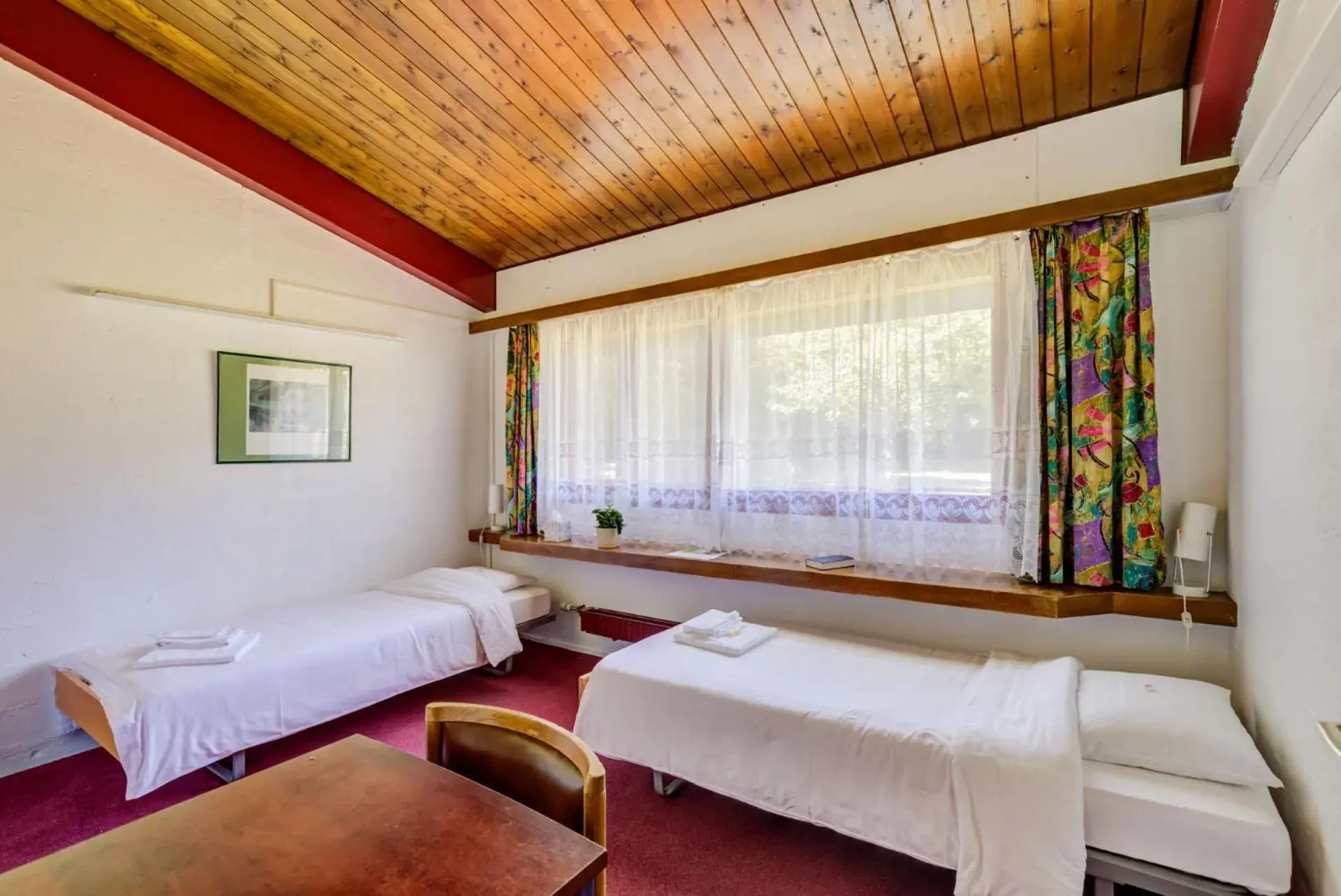 Single Room in John Knox International Center Single Room in John Knox International Center