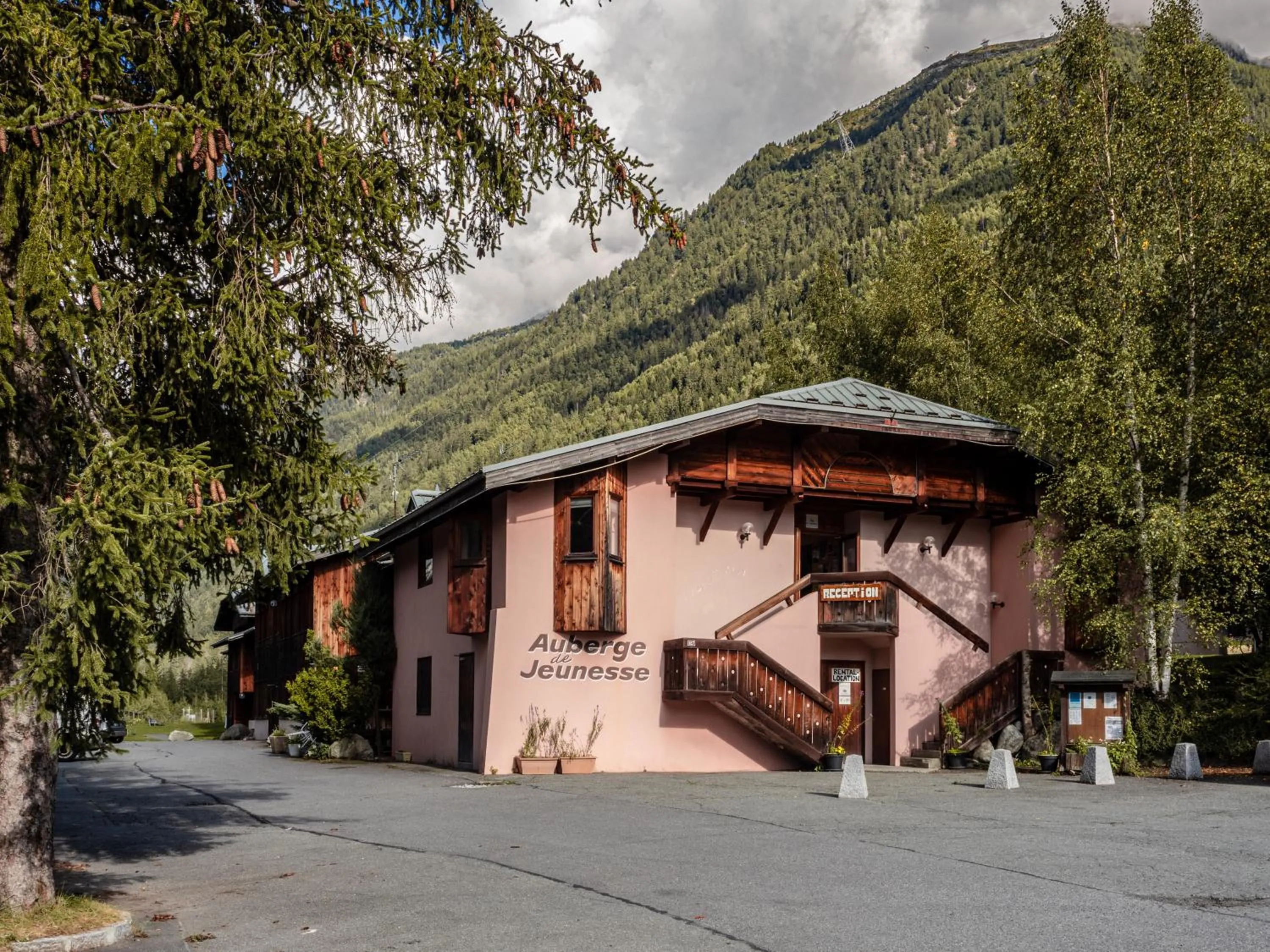 Property building in Auberge de Jeunesse HI Chamonix