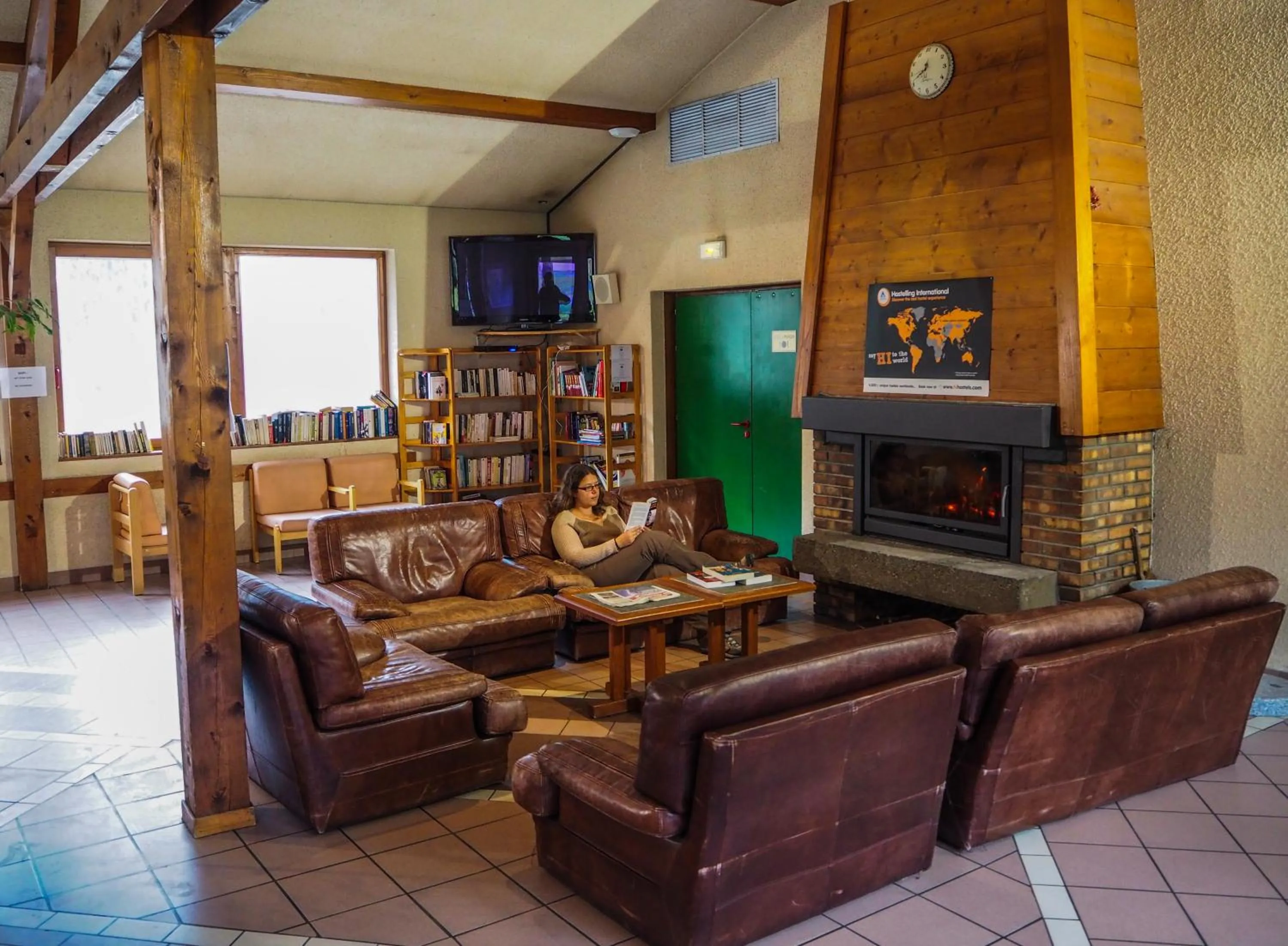 Seating area in Auberge de Jeunesse HI Chamonix