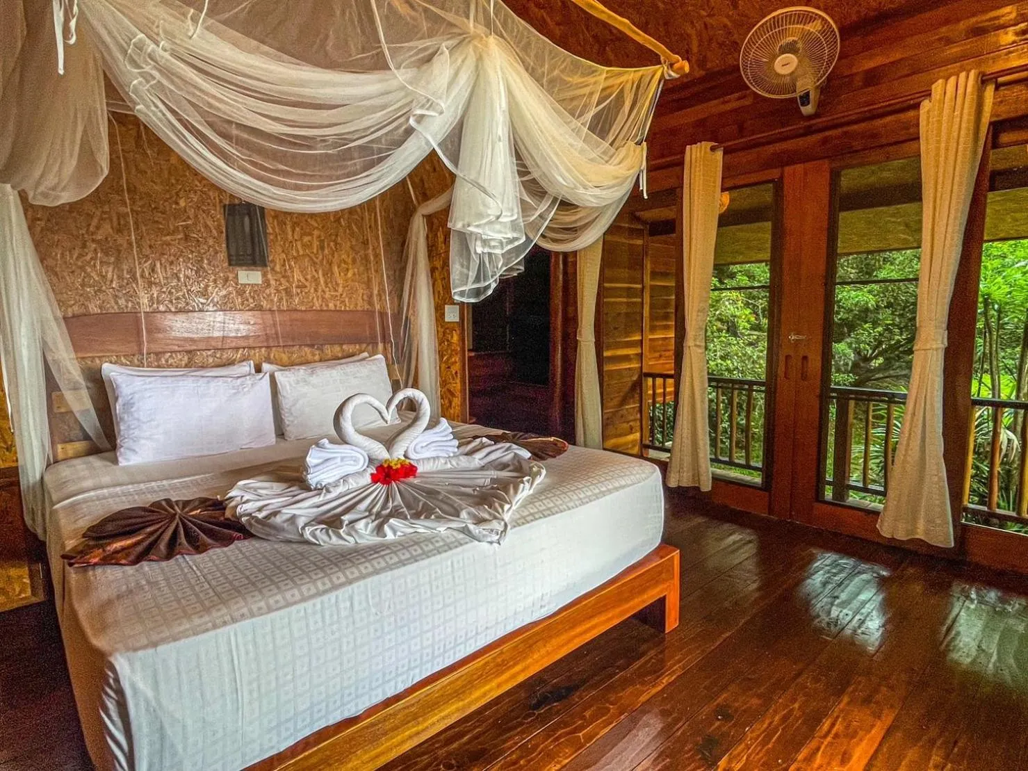 Photo of the whole room, Bed in Hillhouse - Koh Yao Noi
