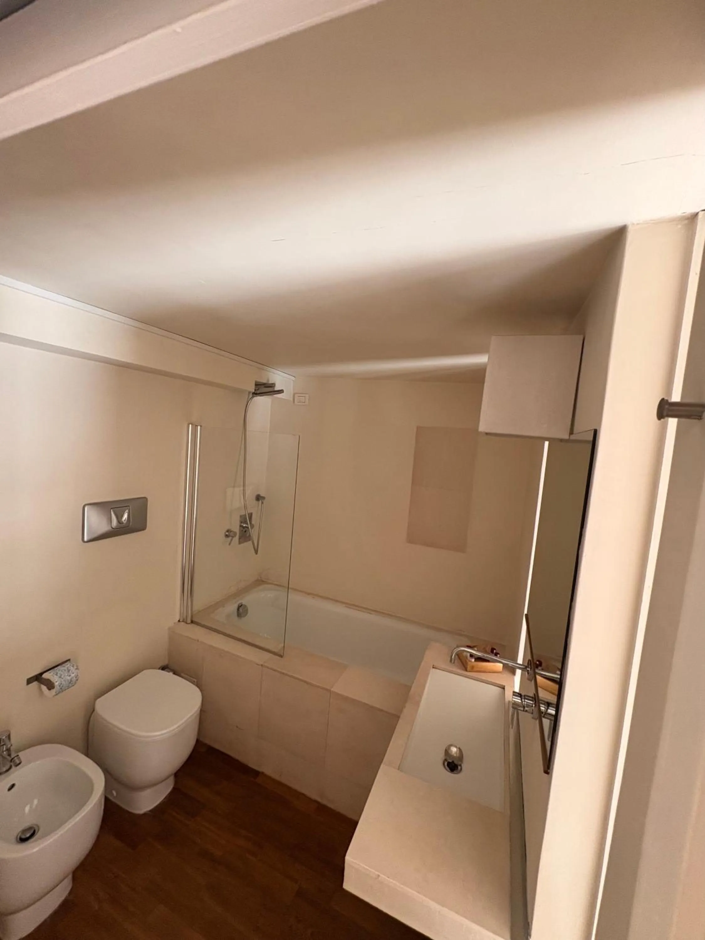 Bathroom in Micalò Art Rooms