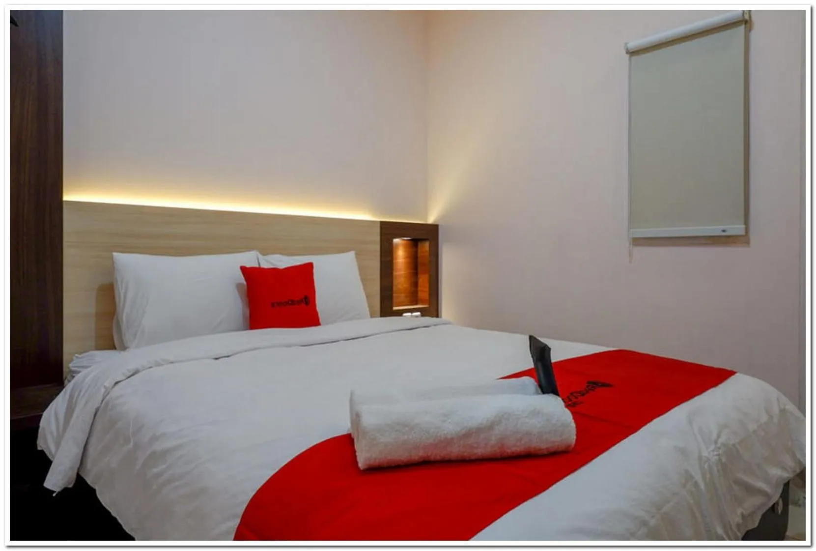 Bedroom, Bed in RedDoorz near Gejayan 3