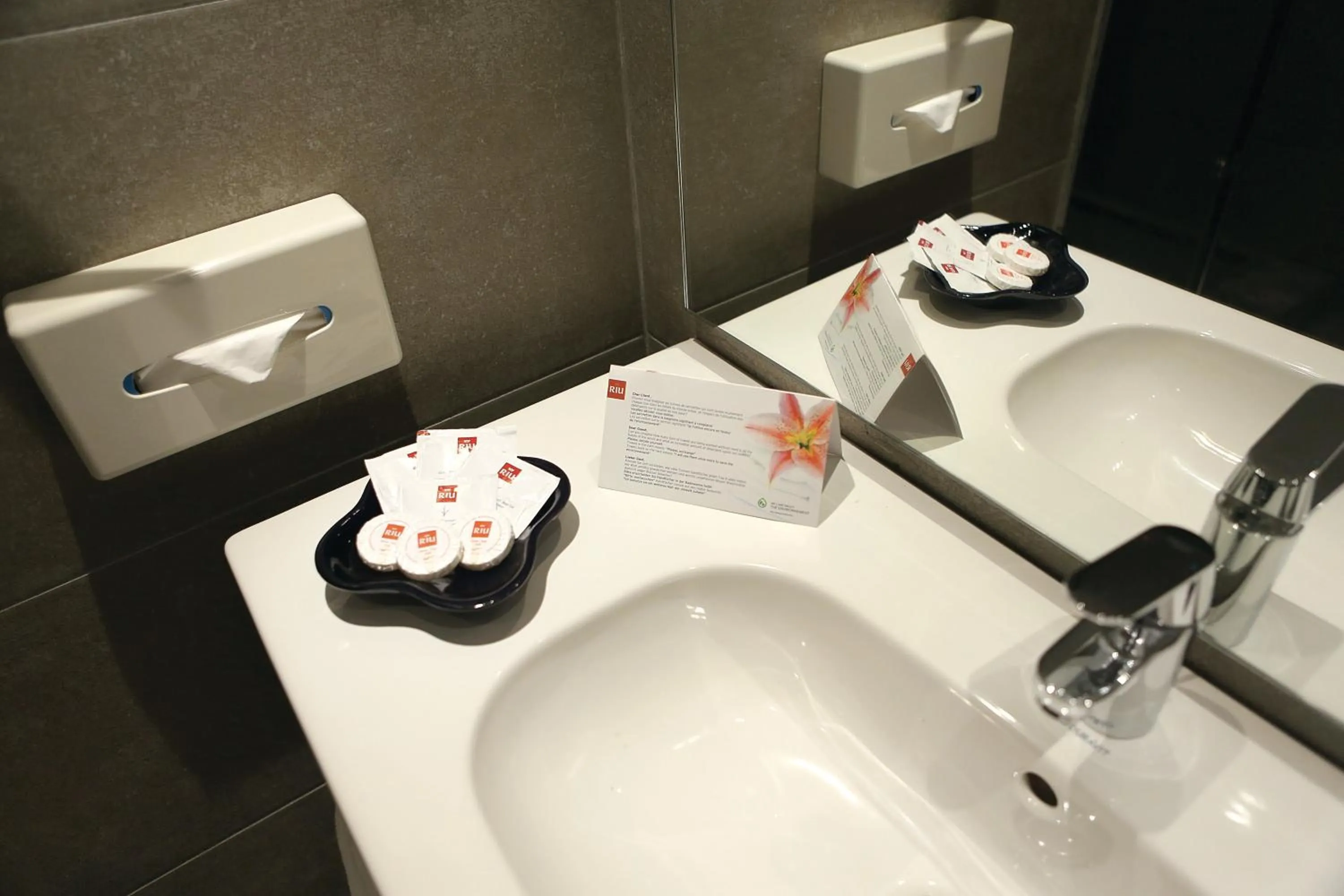 Bathroom in Hotel Riu Tikida Beach - Adults Only - All inclusive