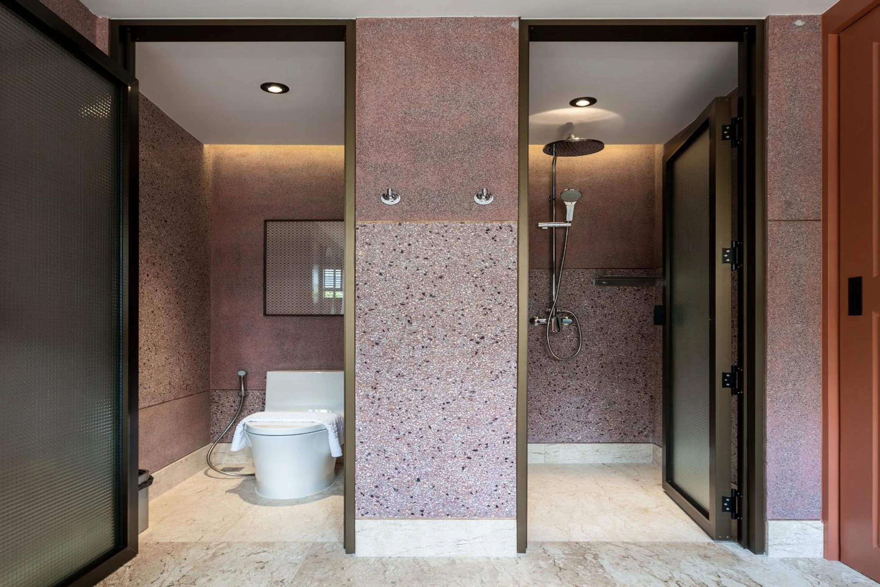 Shower in B House 49 Bangkok