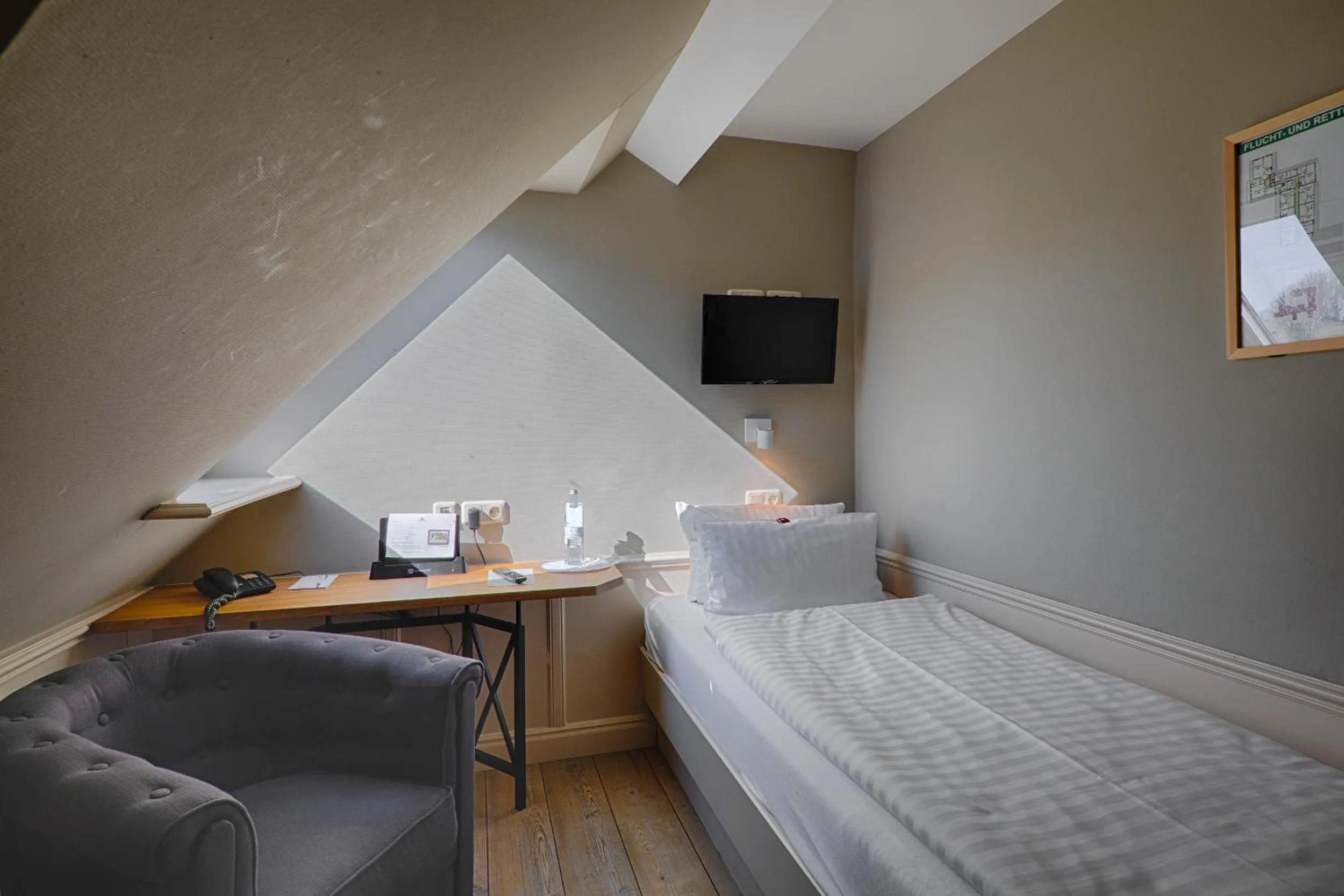 Photo of the whole room, Bed in Meeressterne Hotel Forsthaus Damerow