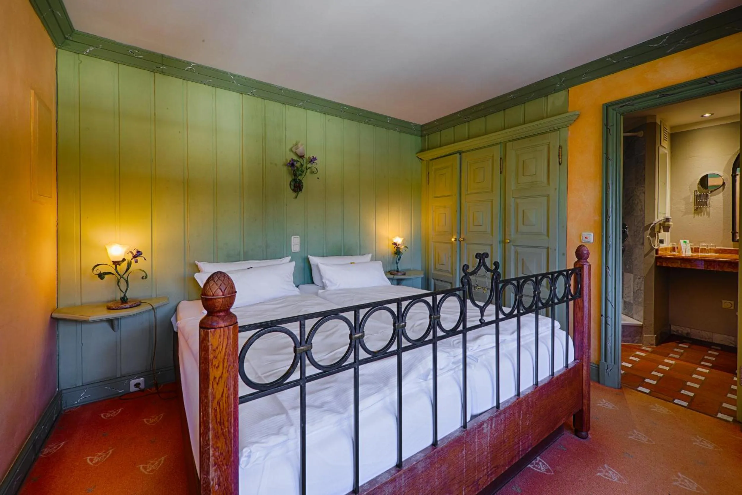 Photo of the whole room, Bed in Meeressterne Hotel Forsthaus Damerow