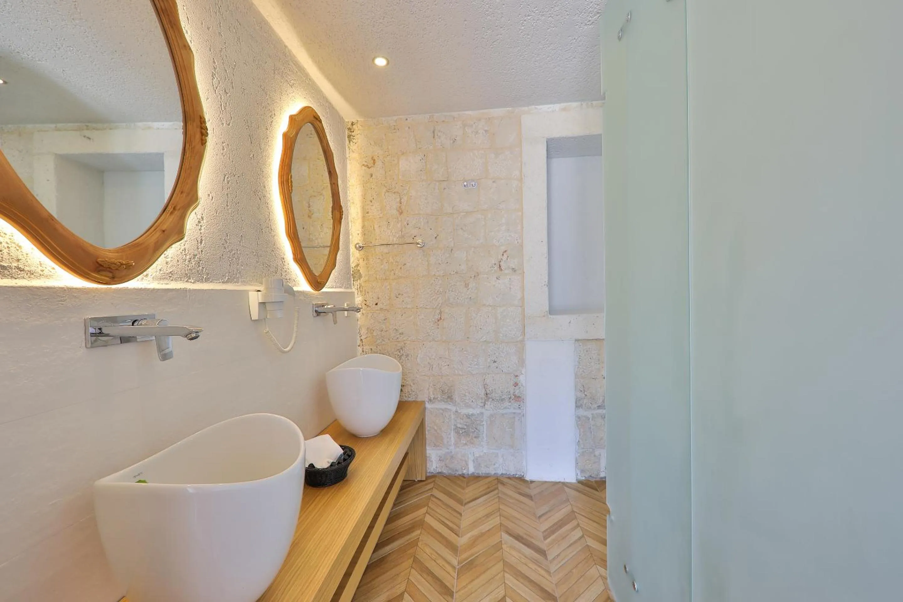 Bathroom in Atalante Hotel