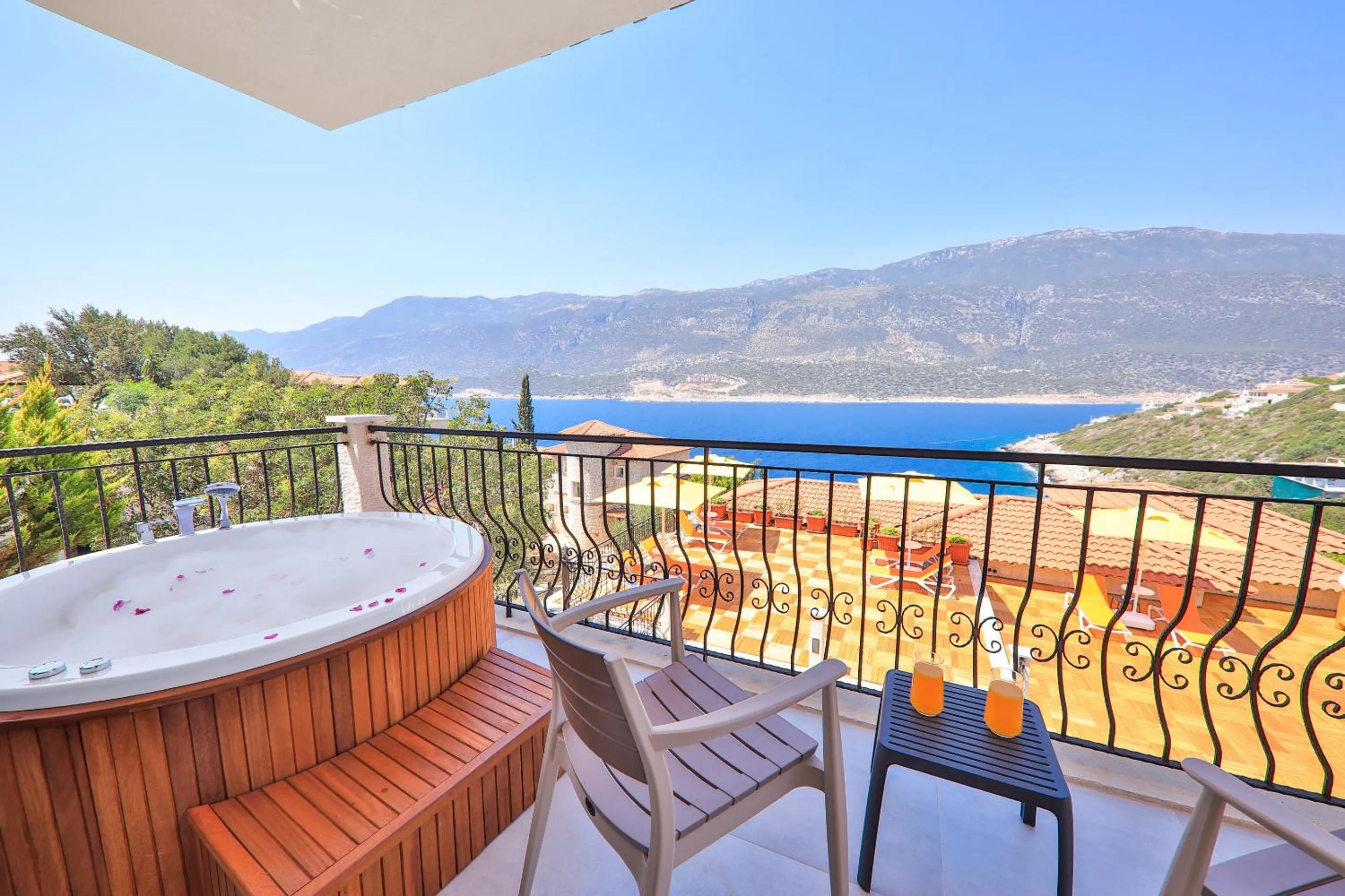 Hot Tub in Atalante Hotel