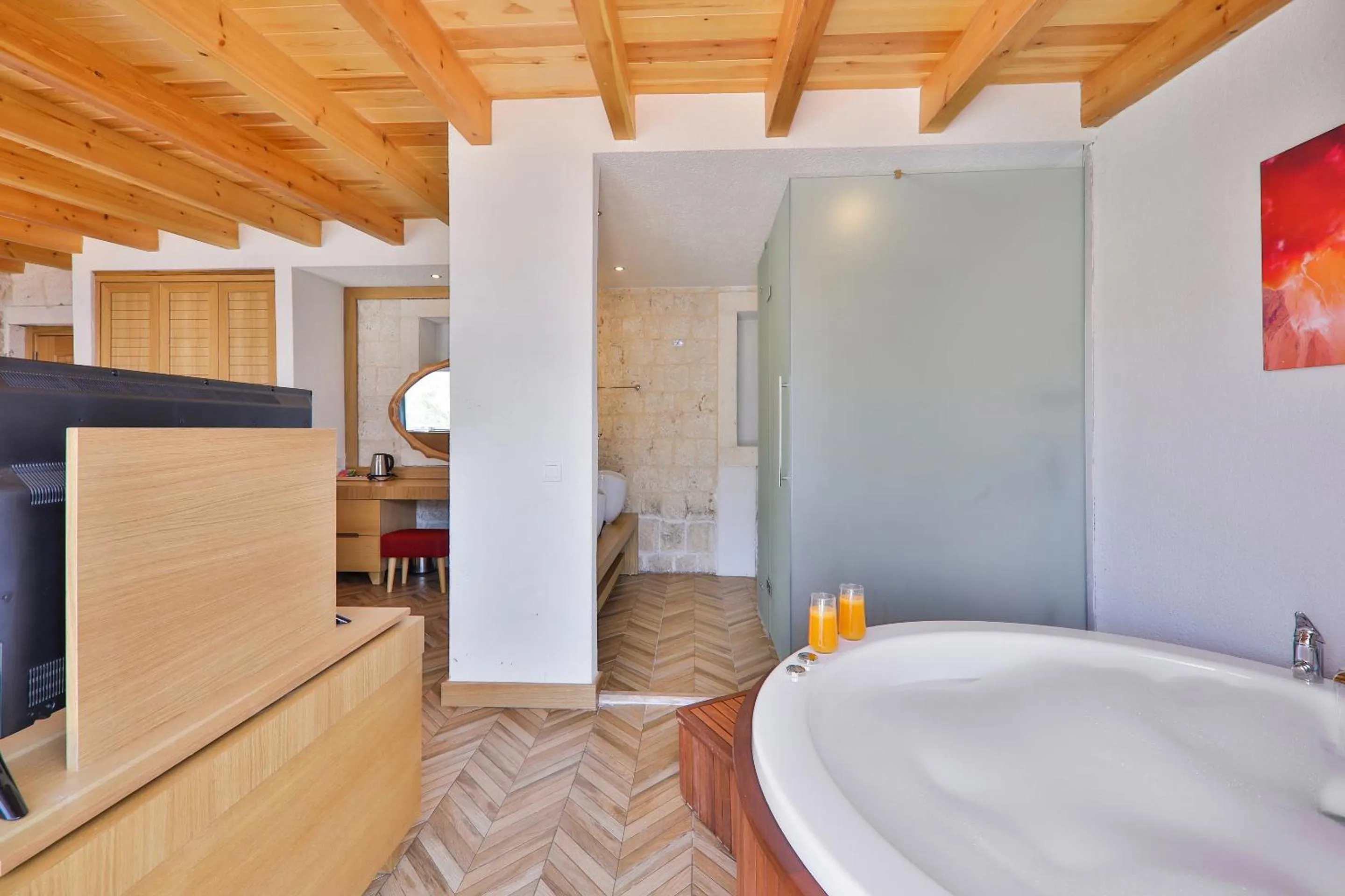 Hot Tub in Atalante Hotel