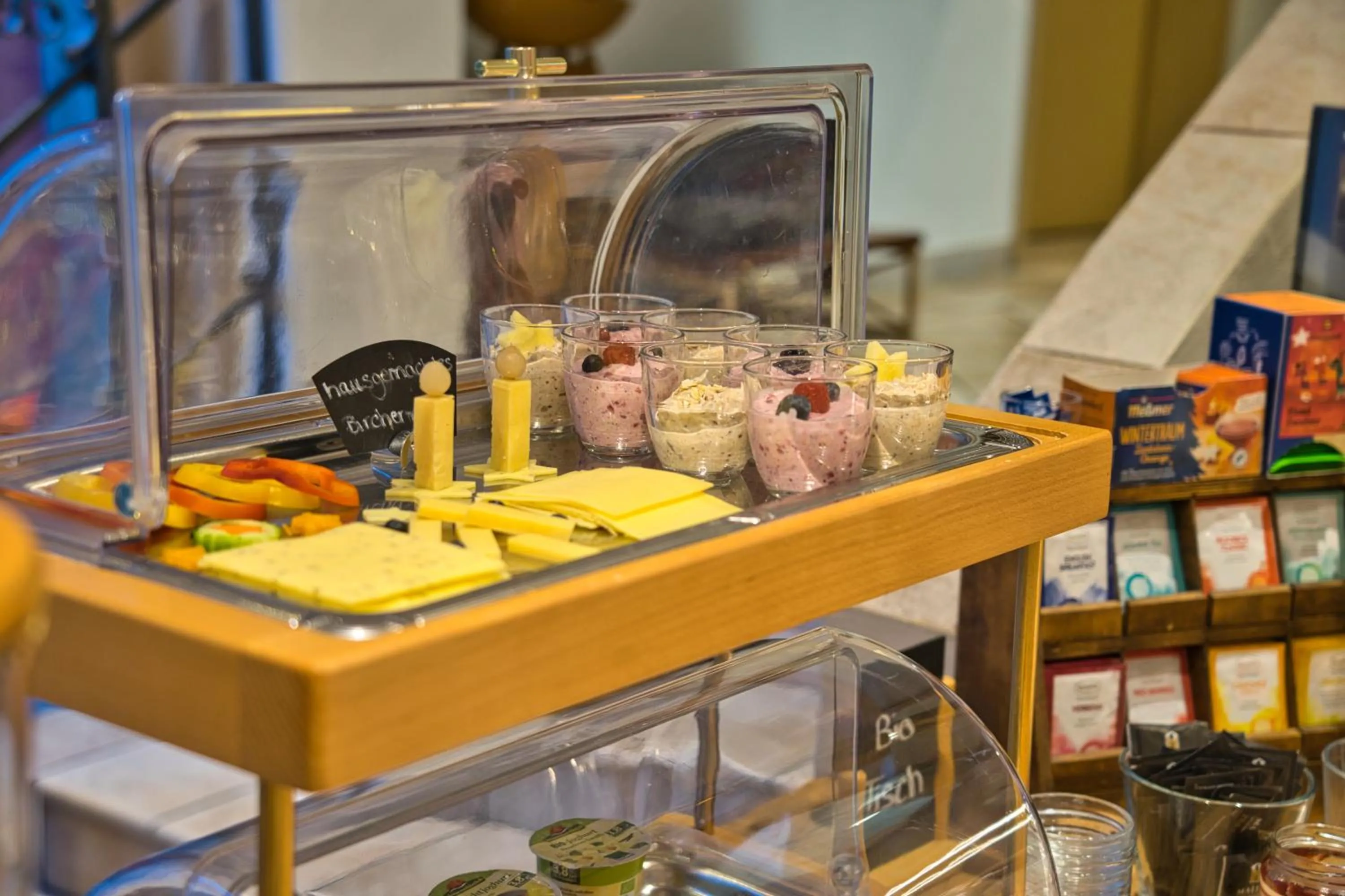 Food and drinks in Arndt Hotel Garni