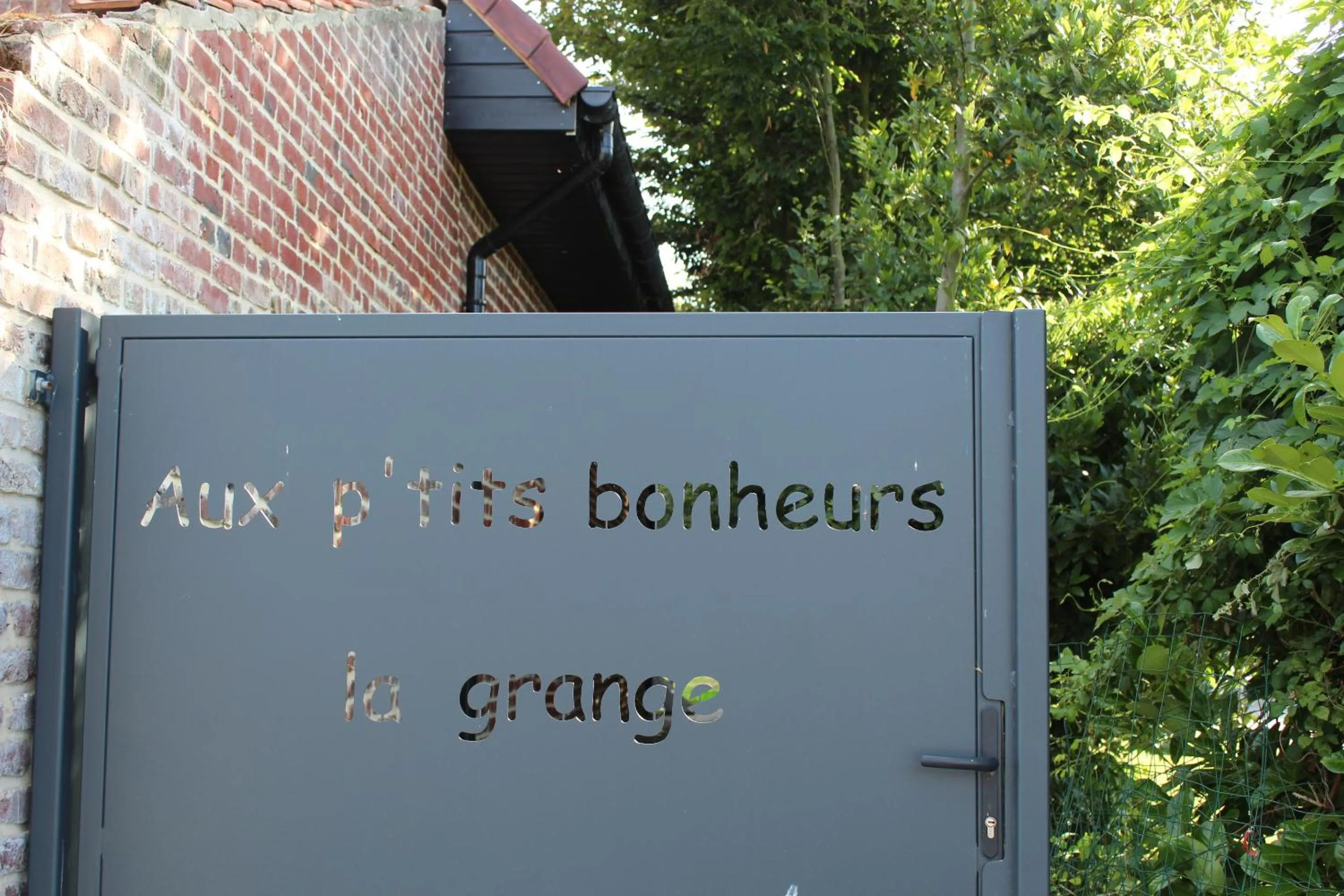 Property building in Aux p'tits bonheurs la grange