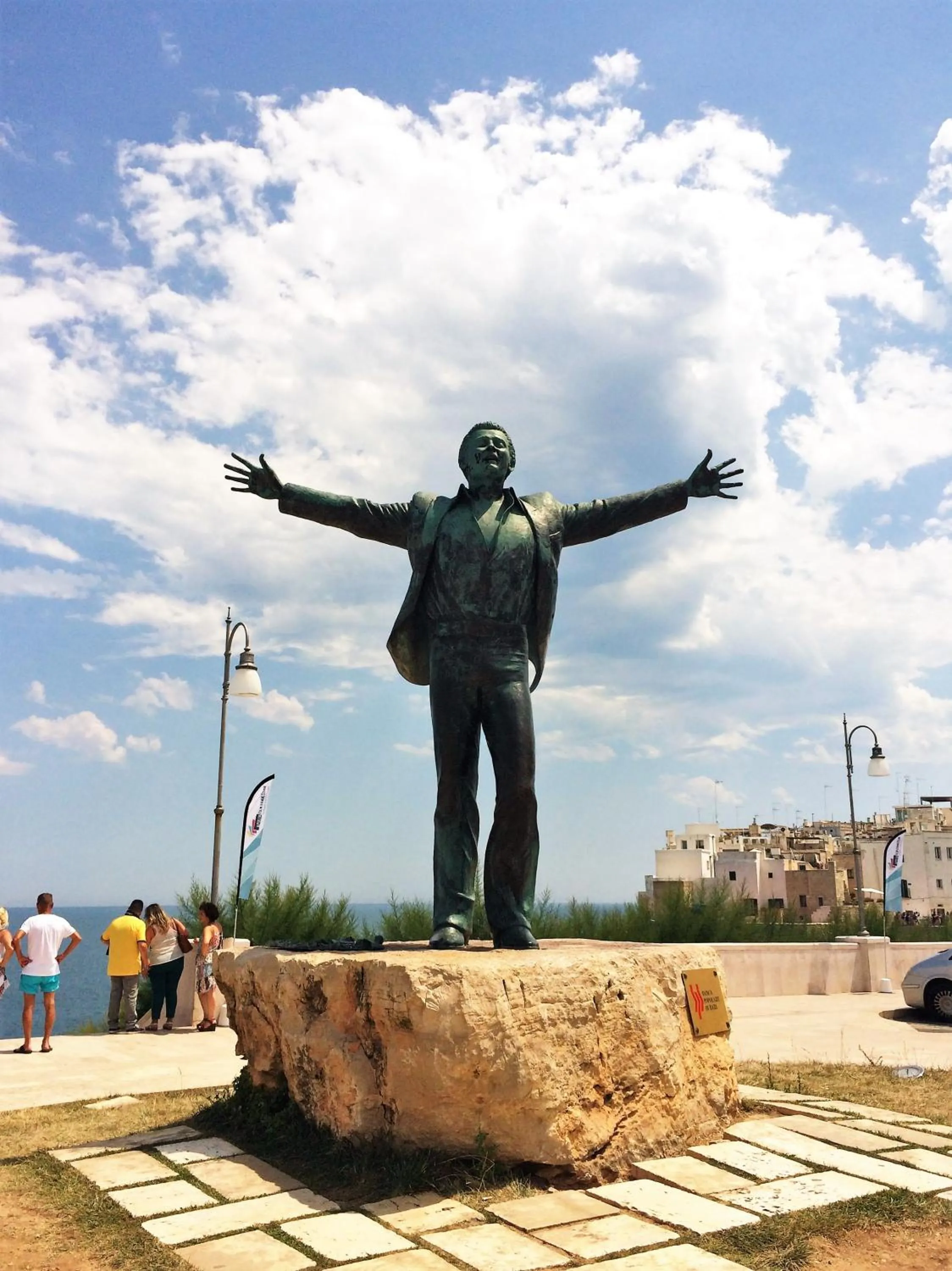 Nearby landmark in B&B Suite Amare Polignano