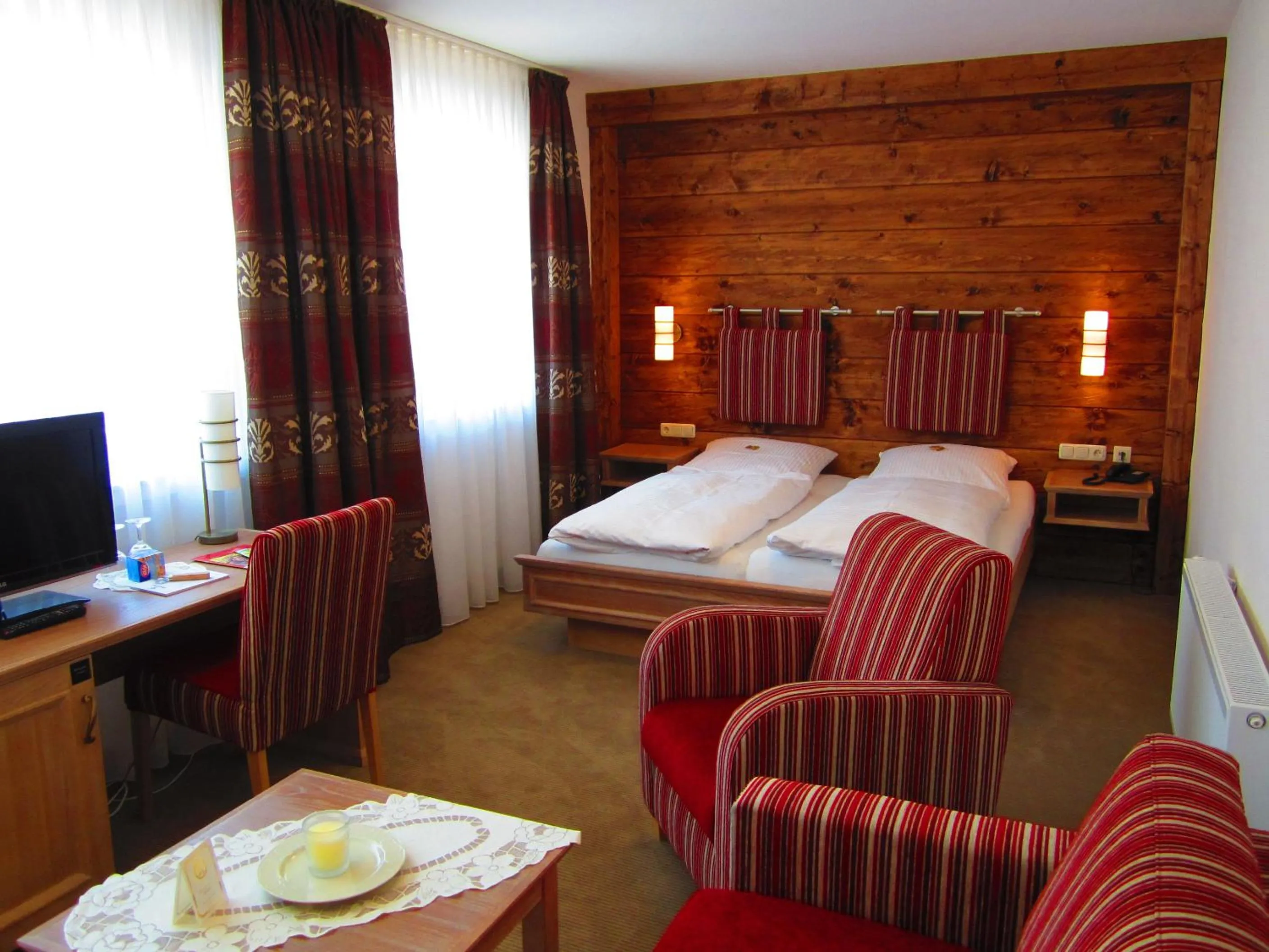Photo of the whole room, Bed in Wellnesshotel Bürgerstuben
