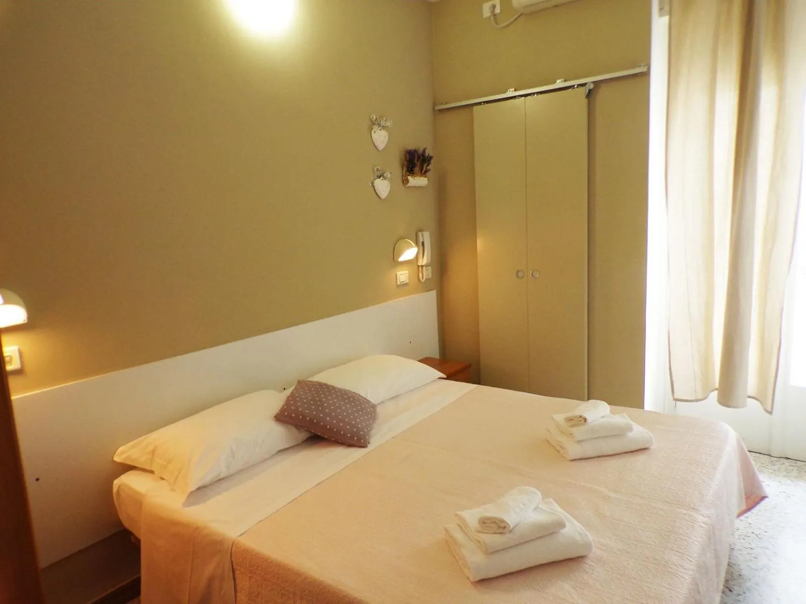 Bed in Hotel Graziella Mare