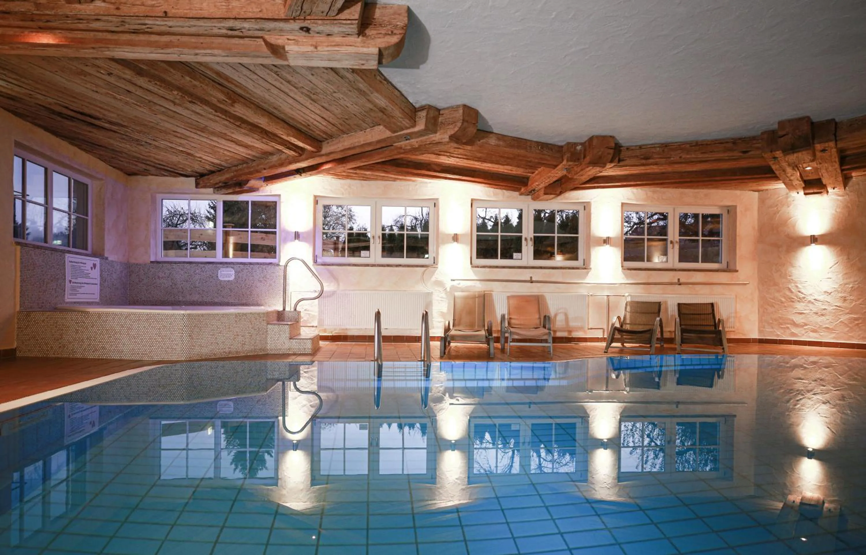 Swimming pool in SeeHotel Wassermann