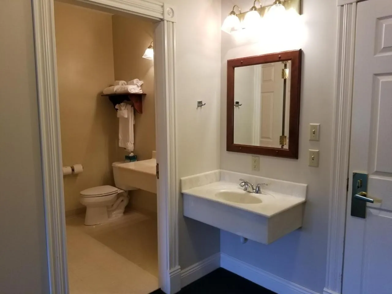 Bathroom in Inn at Amish Door