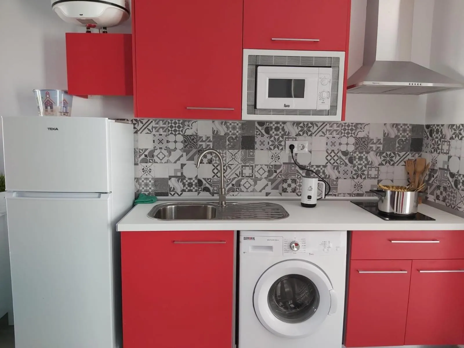 Coffee/tea facilities in Bnbook Medea Apartments