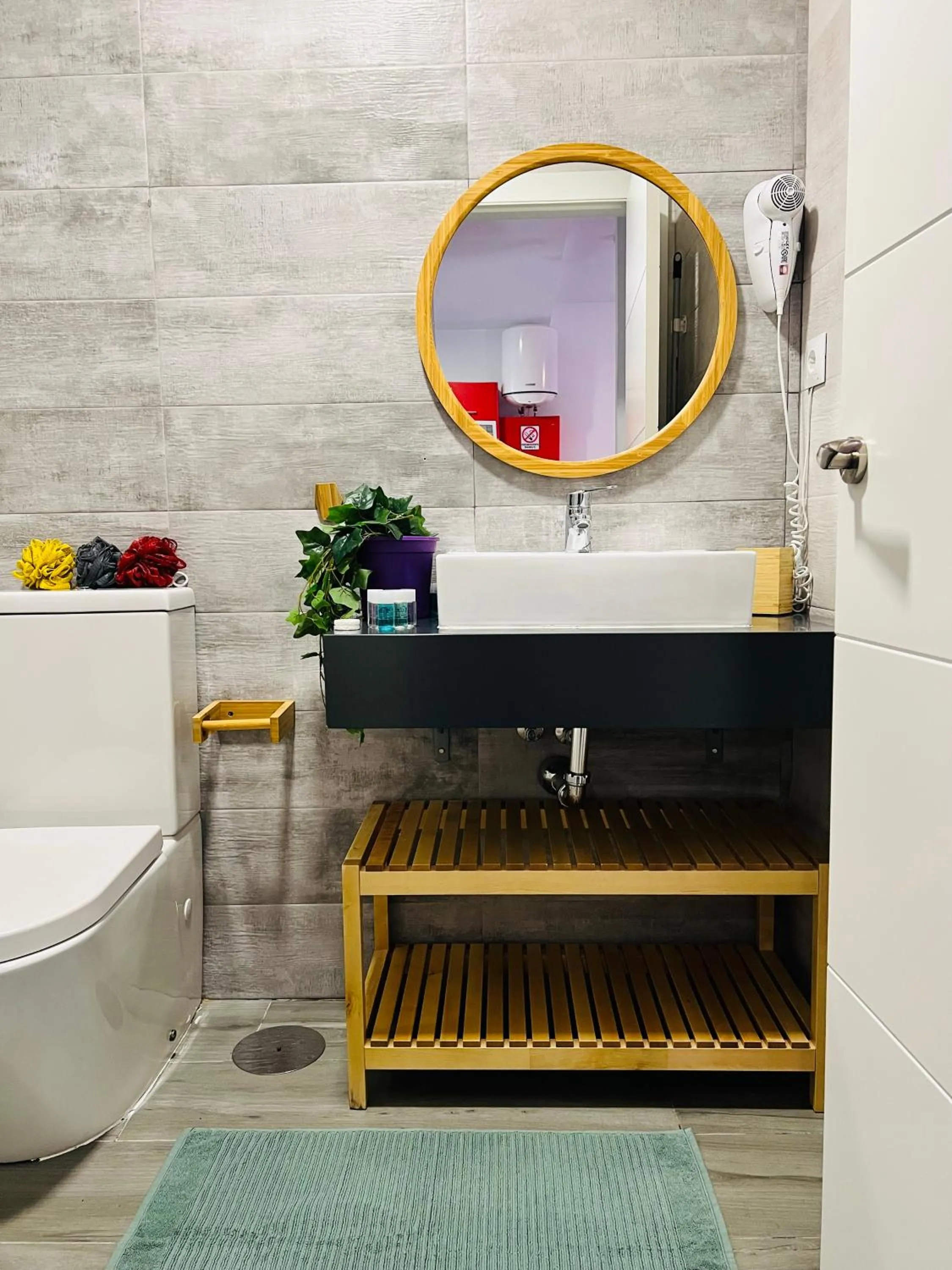 Toilet in Bnbook Medea Apartments