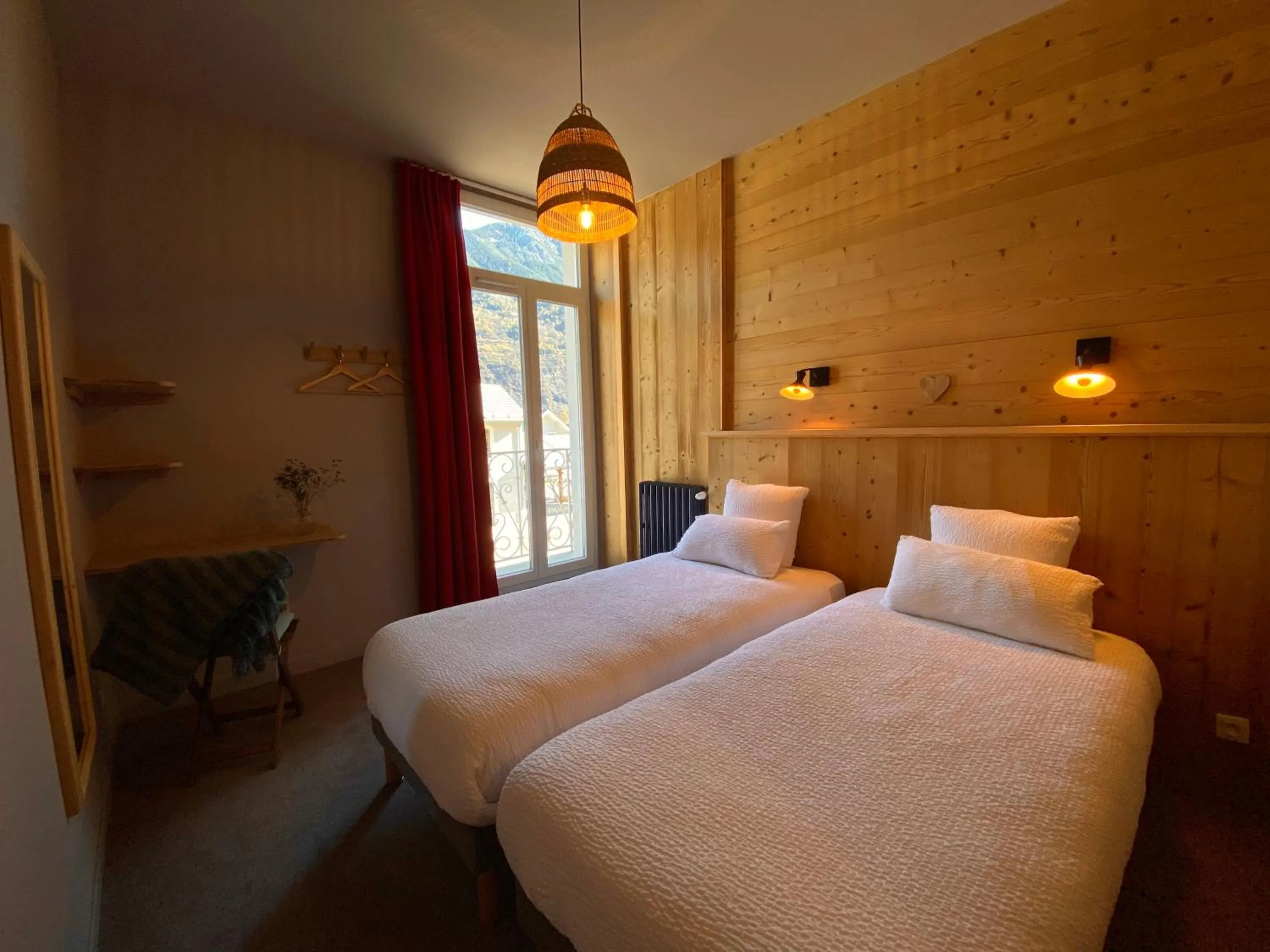 Bedroom, Bed in hôtel oberland