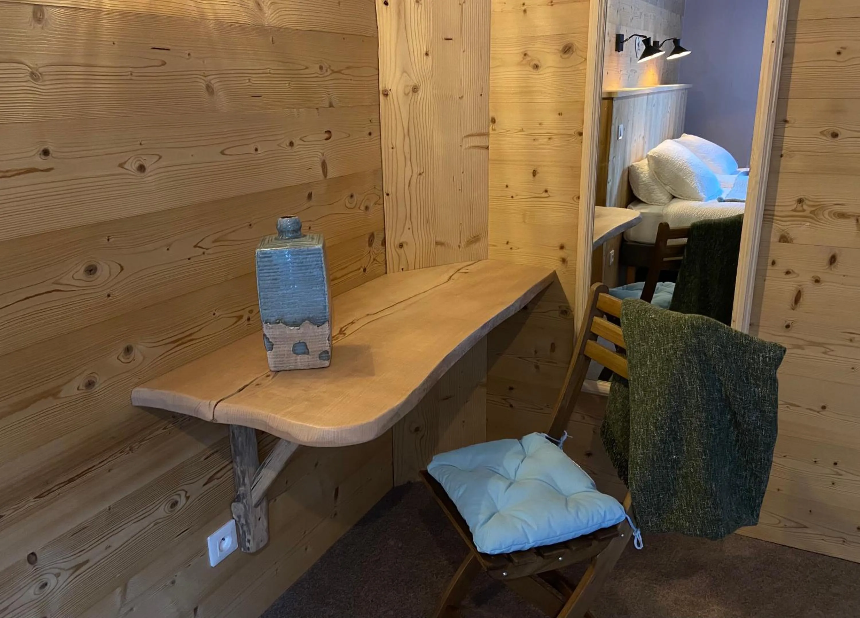 Bedroom in hôtel oberland