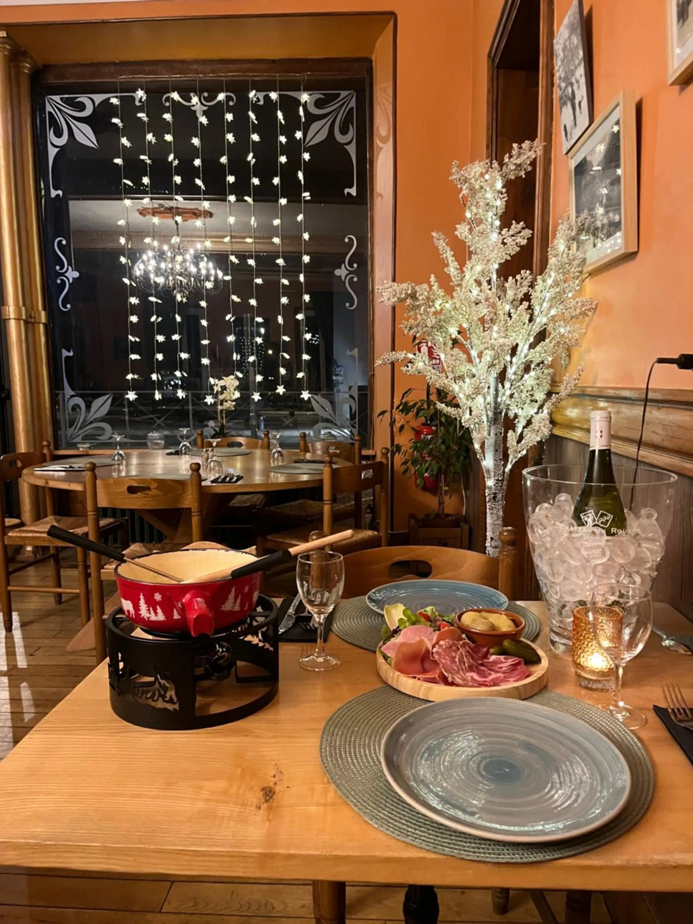 Restaurant/places to eat in hôtel oberland