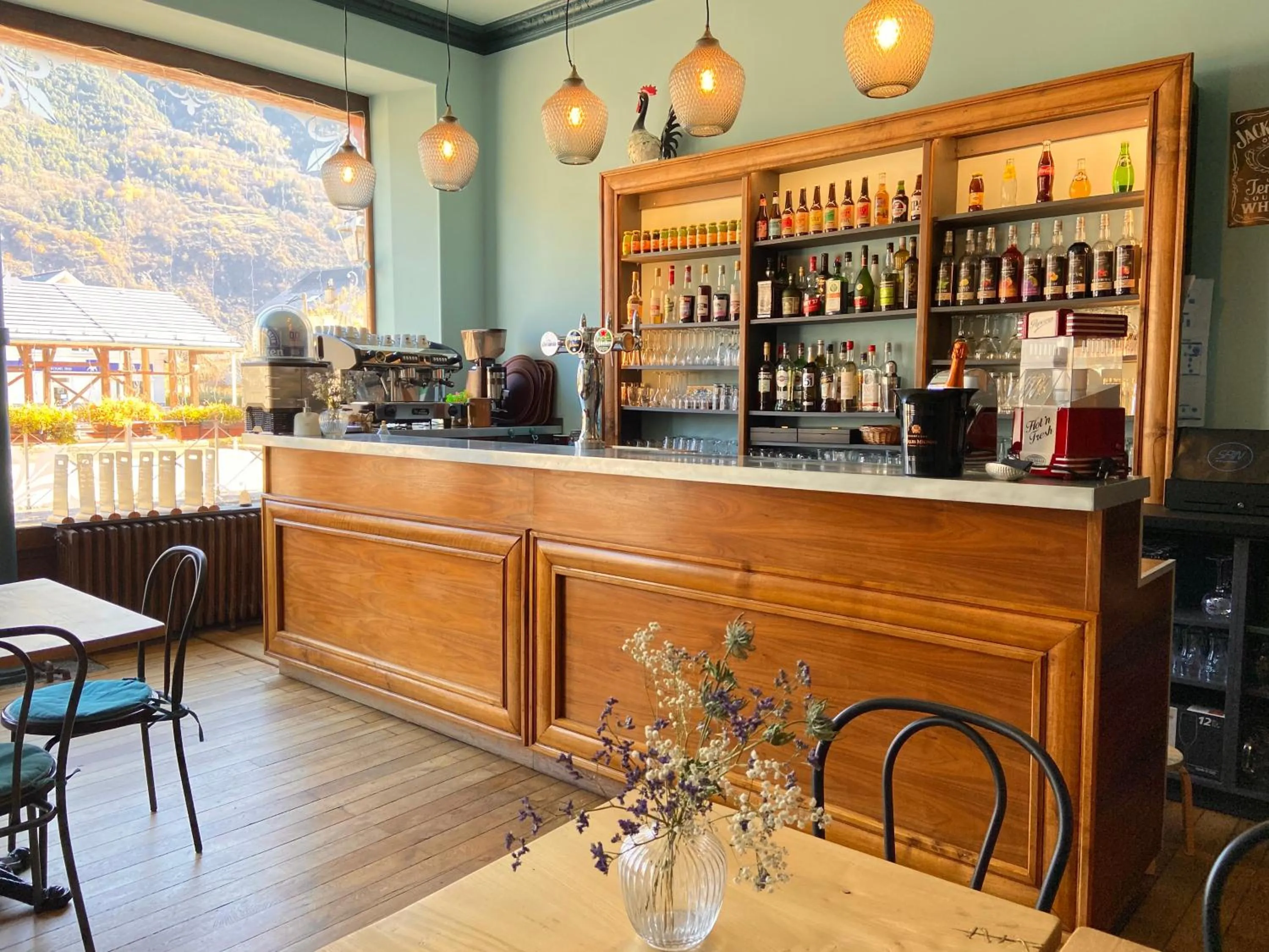 Lounge or bar in hôtel oberland