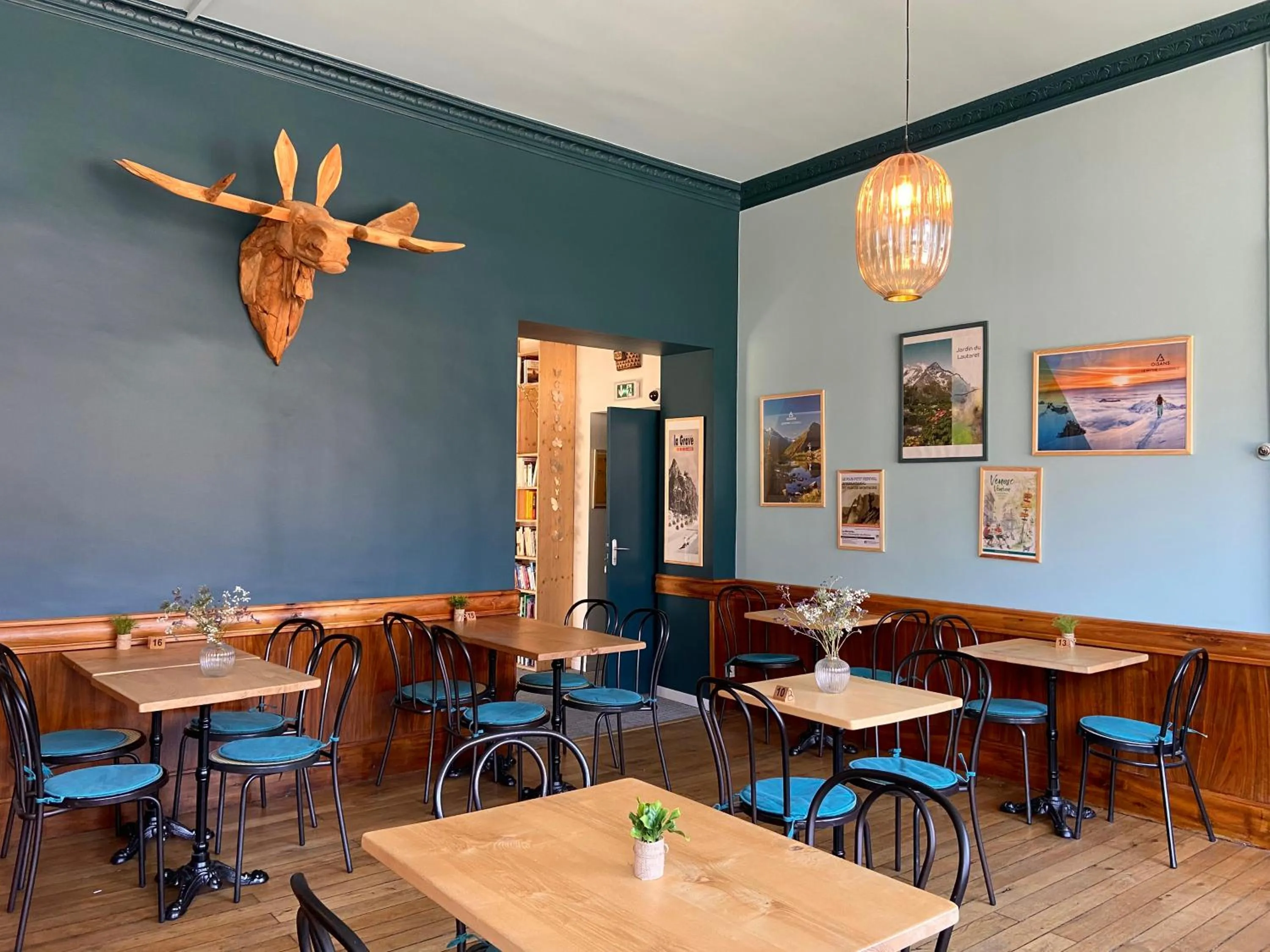 Lounge or bar in hôtel oberland