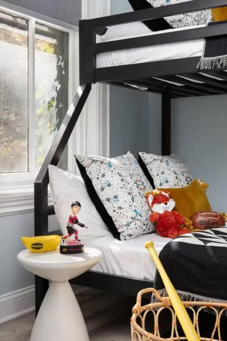 Bed in The Neighborhood Hotel Lincoln Park