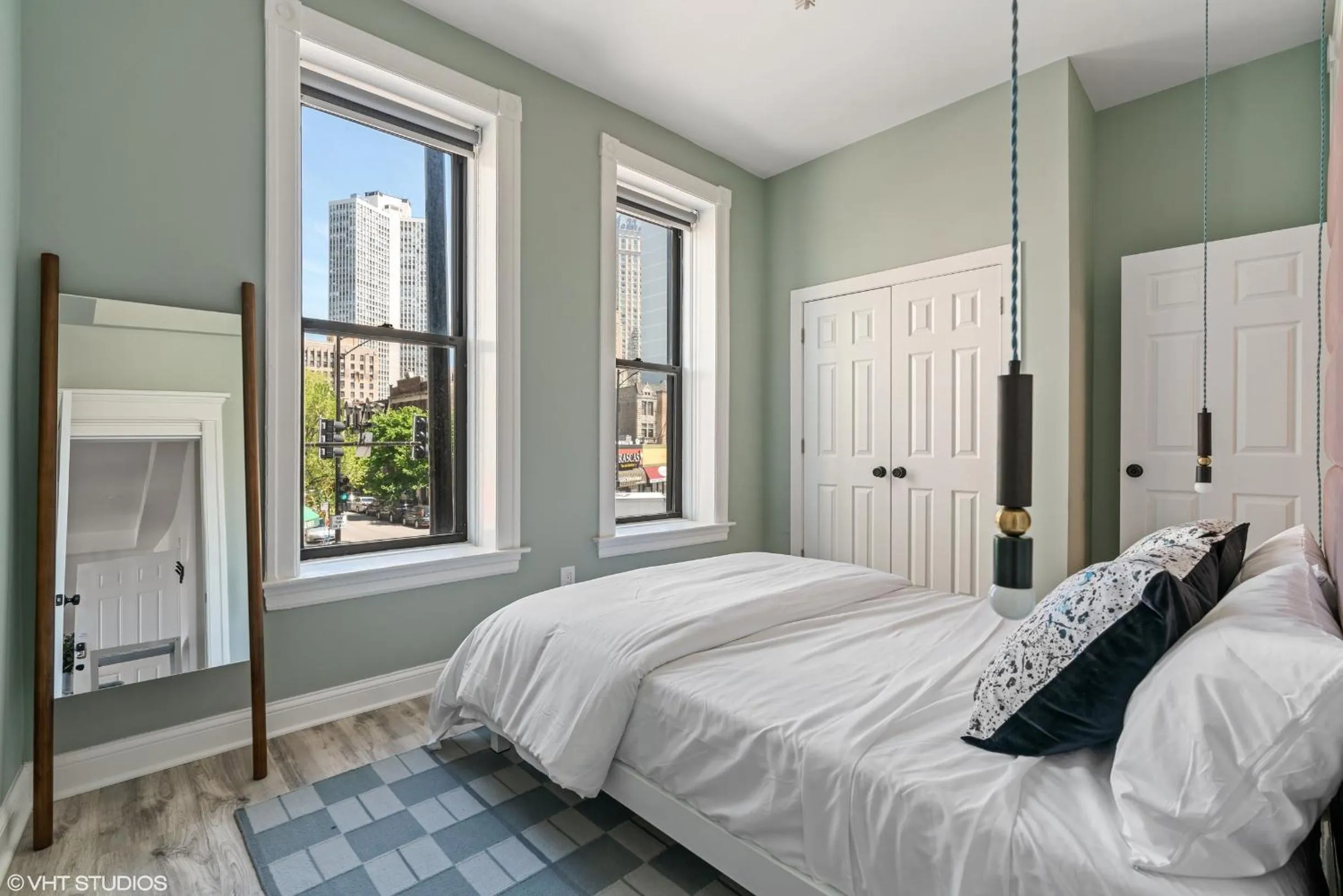 Bed in The Neighborhood Hotel Lincoln Park