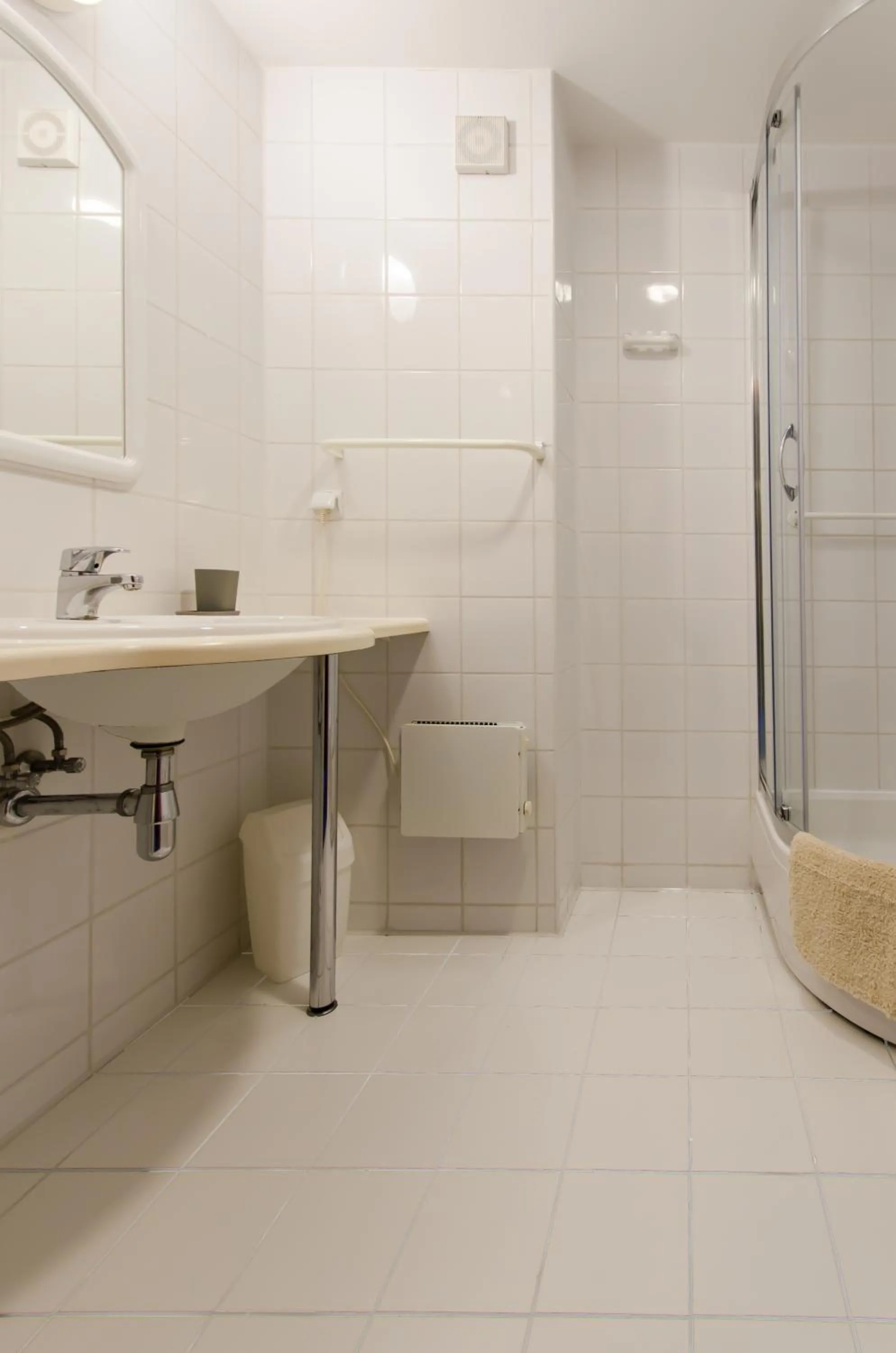 Bathroom in HOTEL A4 Airport Kraków MOP Morawica