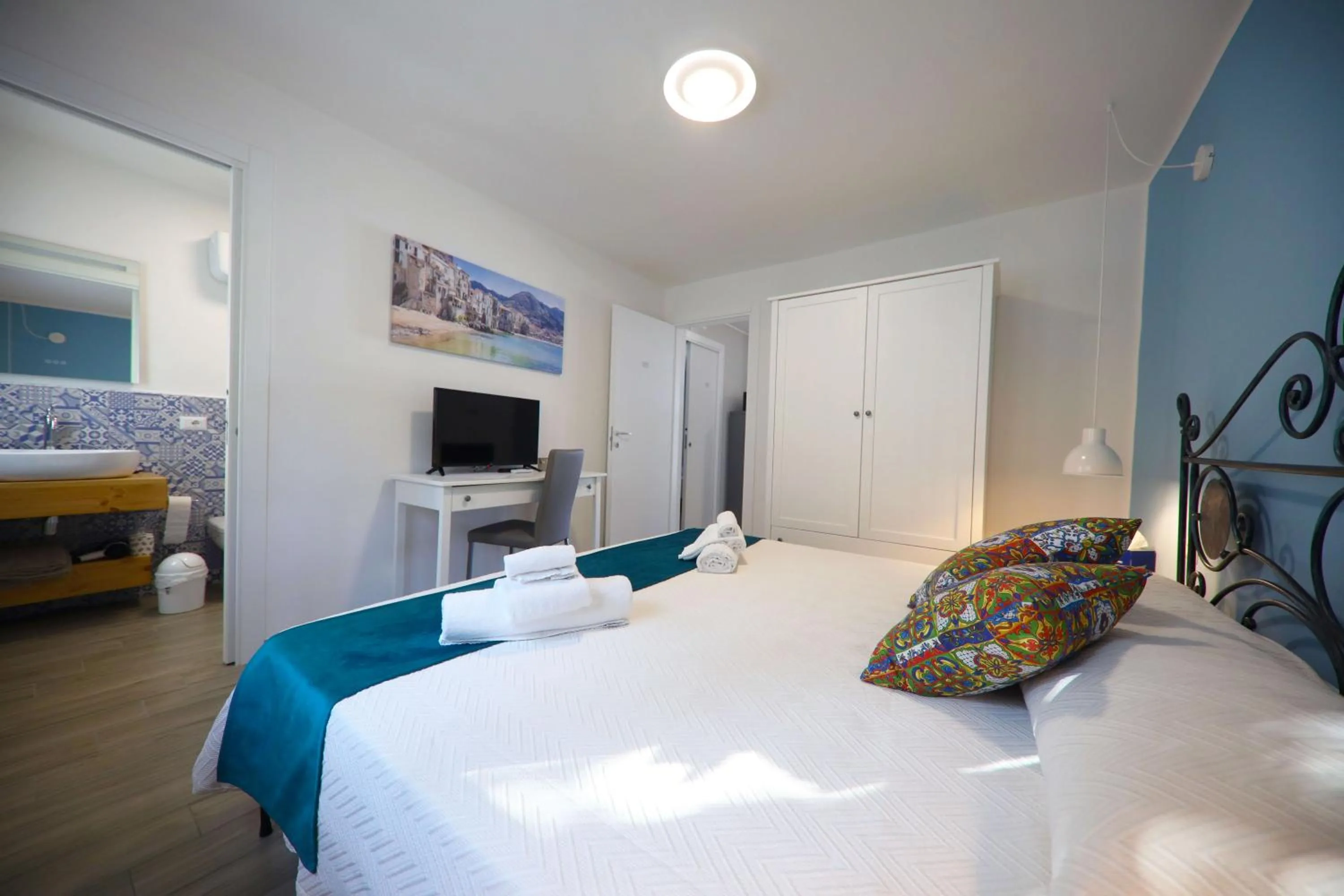 Bed in Skyview Cefalù