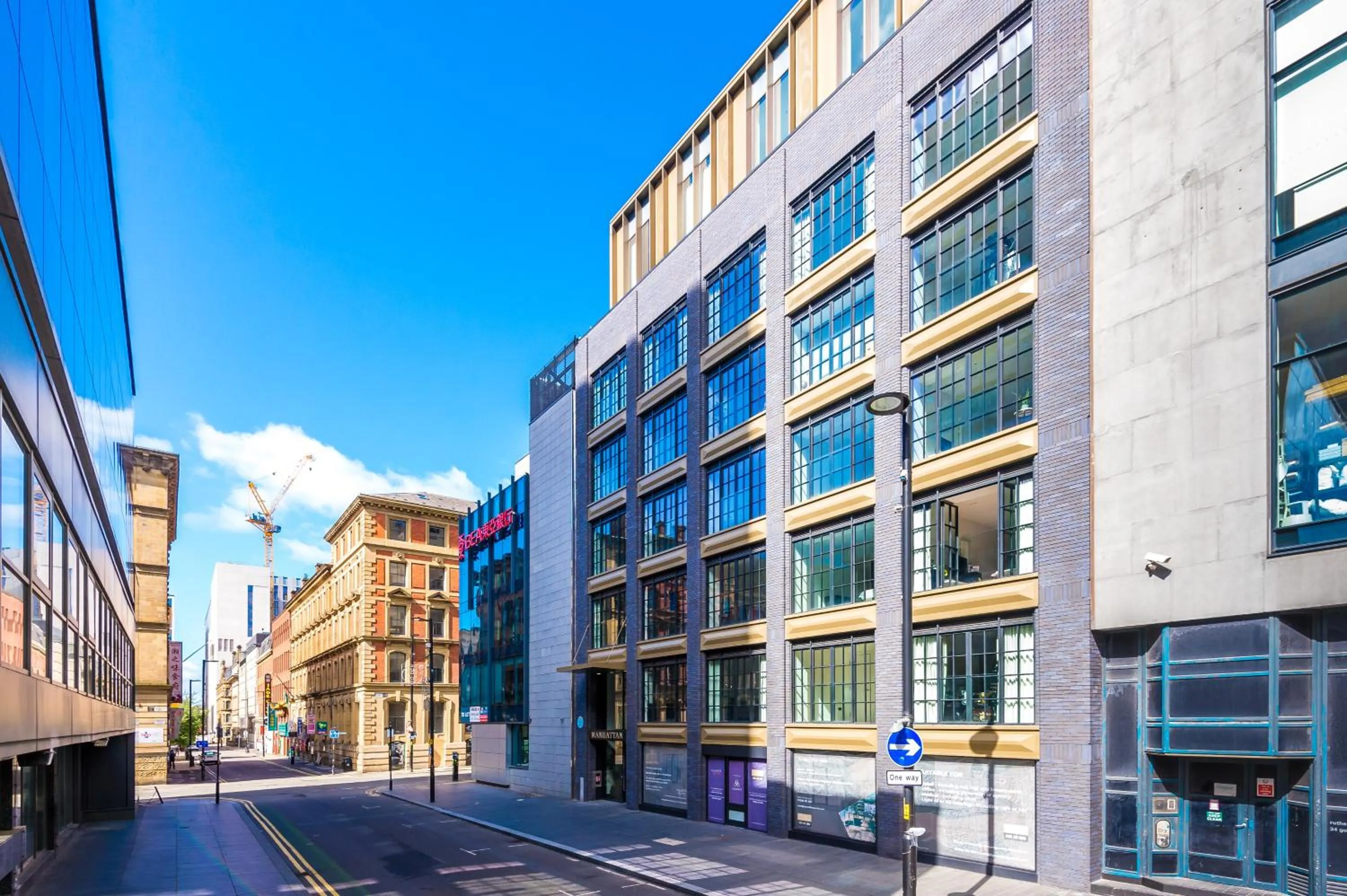 Property building in Hilltop Serviced Apartments - Piccadilly