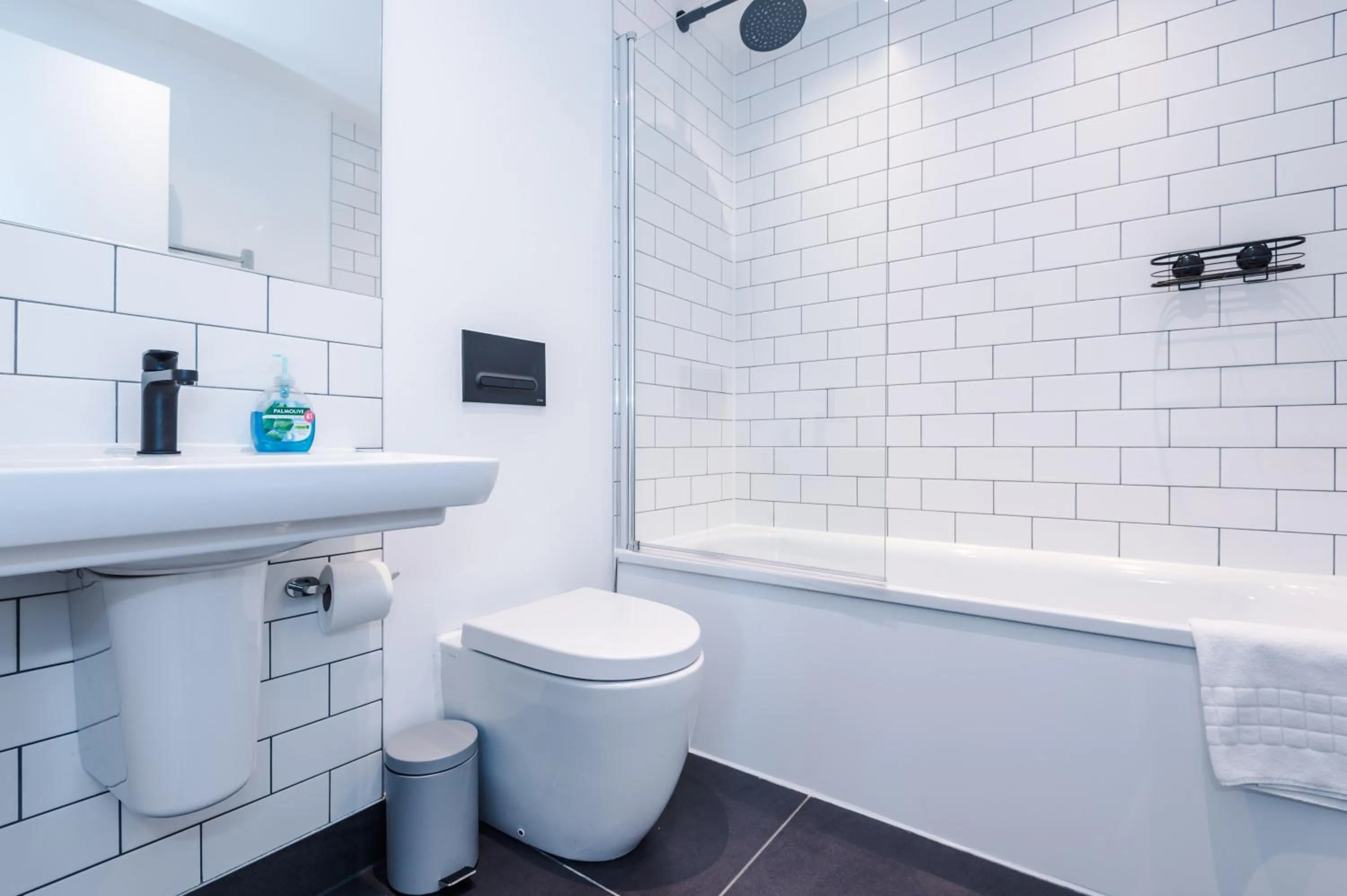 Toilet in Hilltop Serviced Apartments - Piccadilly