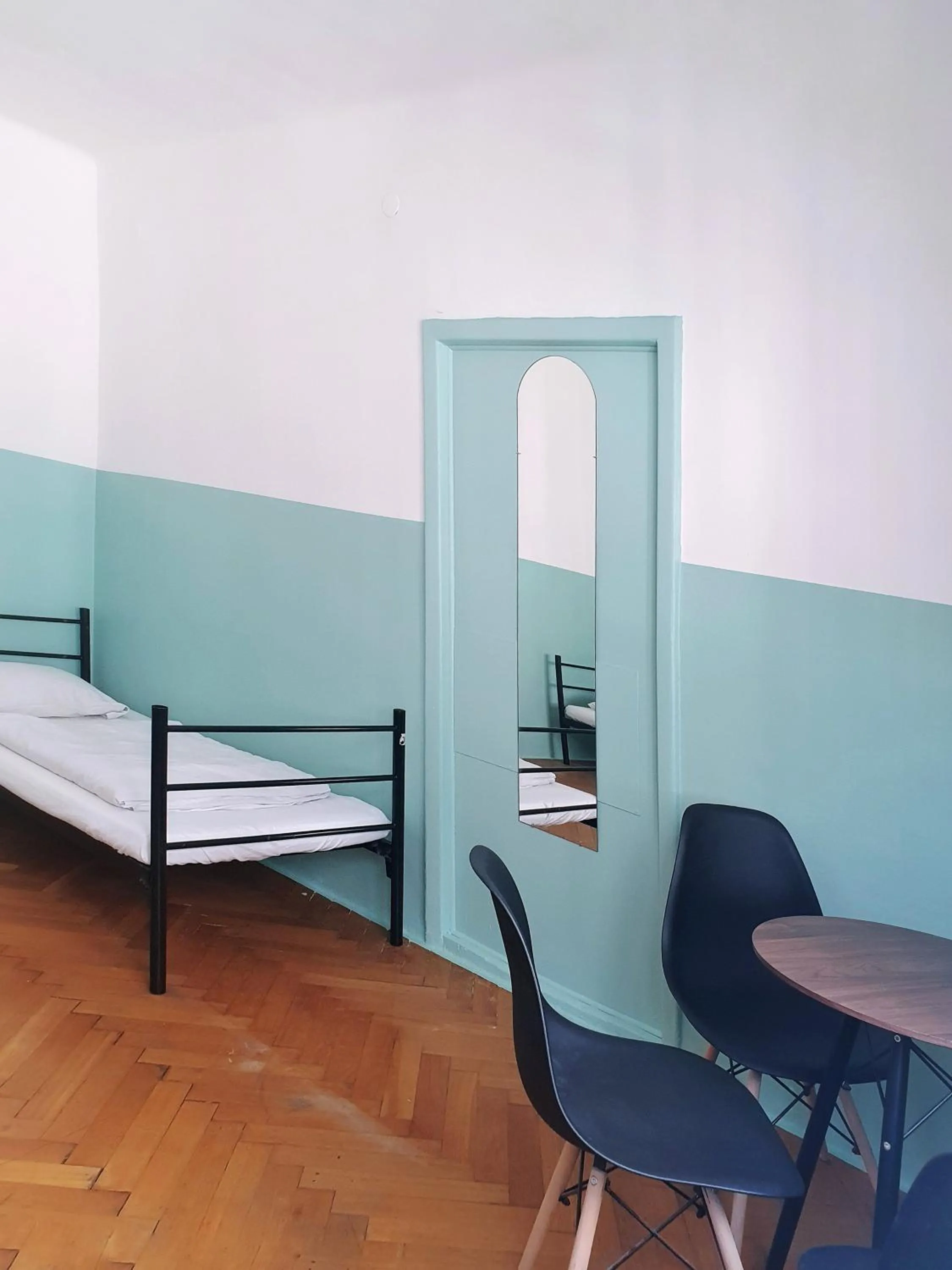 Photo of the whole room, Bed in VIKI Kazimierz