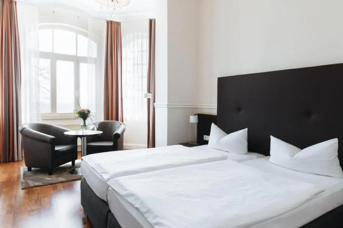 Bed in Strandhotel Binz