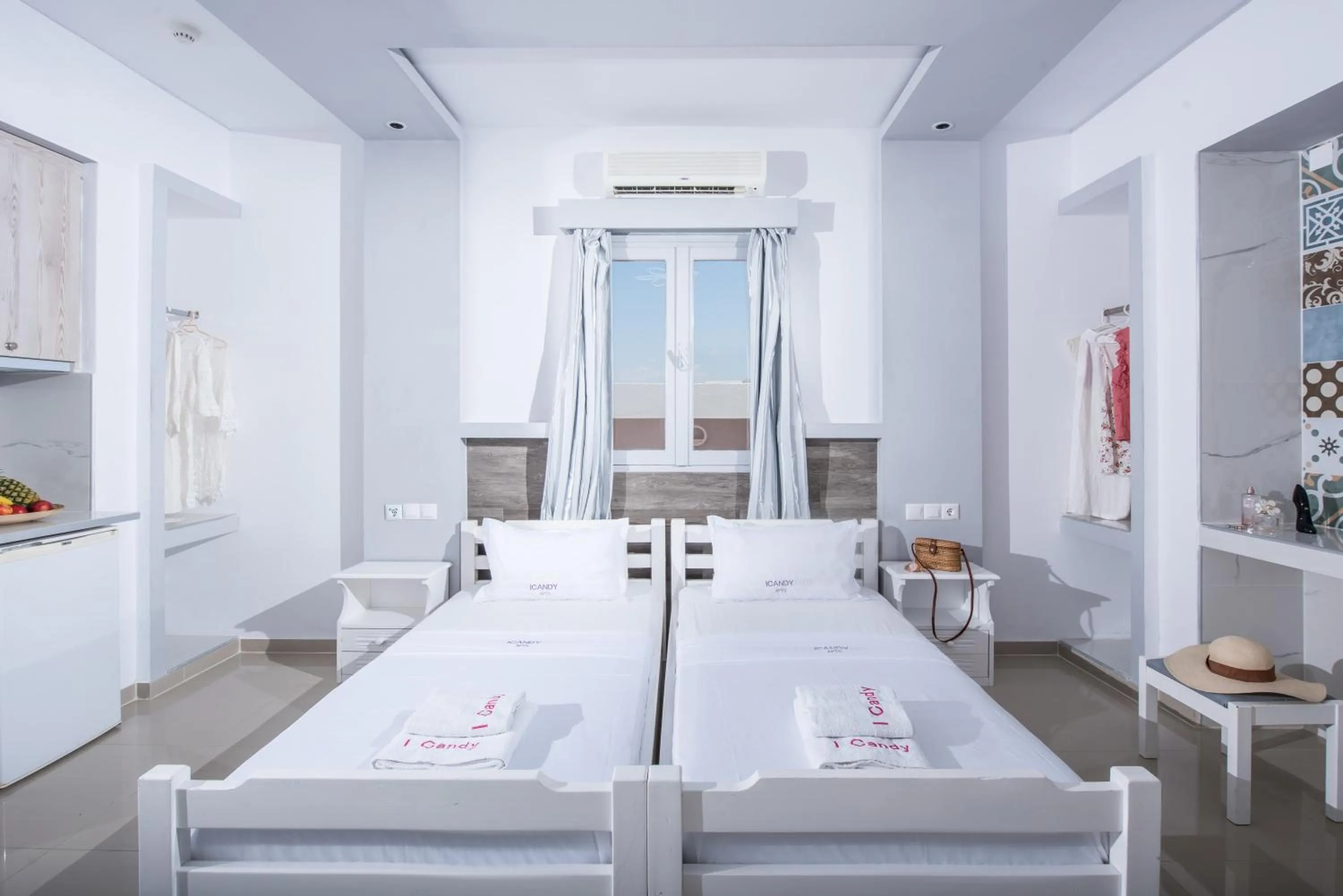 Photo of the whole room, Bed in I Candy Malia by Estia