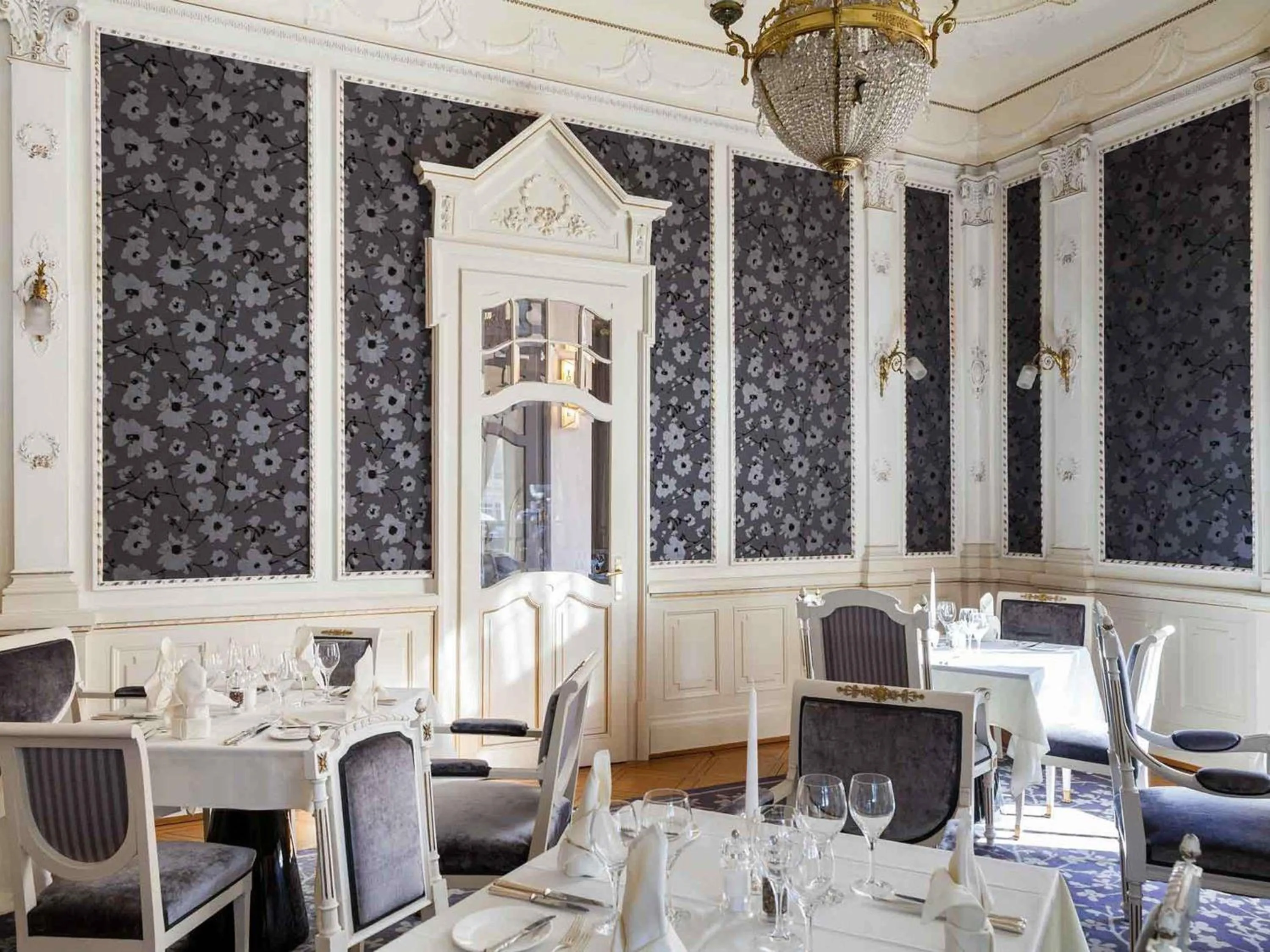 Restaurant/places to eat in Royal St. Georges Hotel Interlaken - MGallery Collection