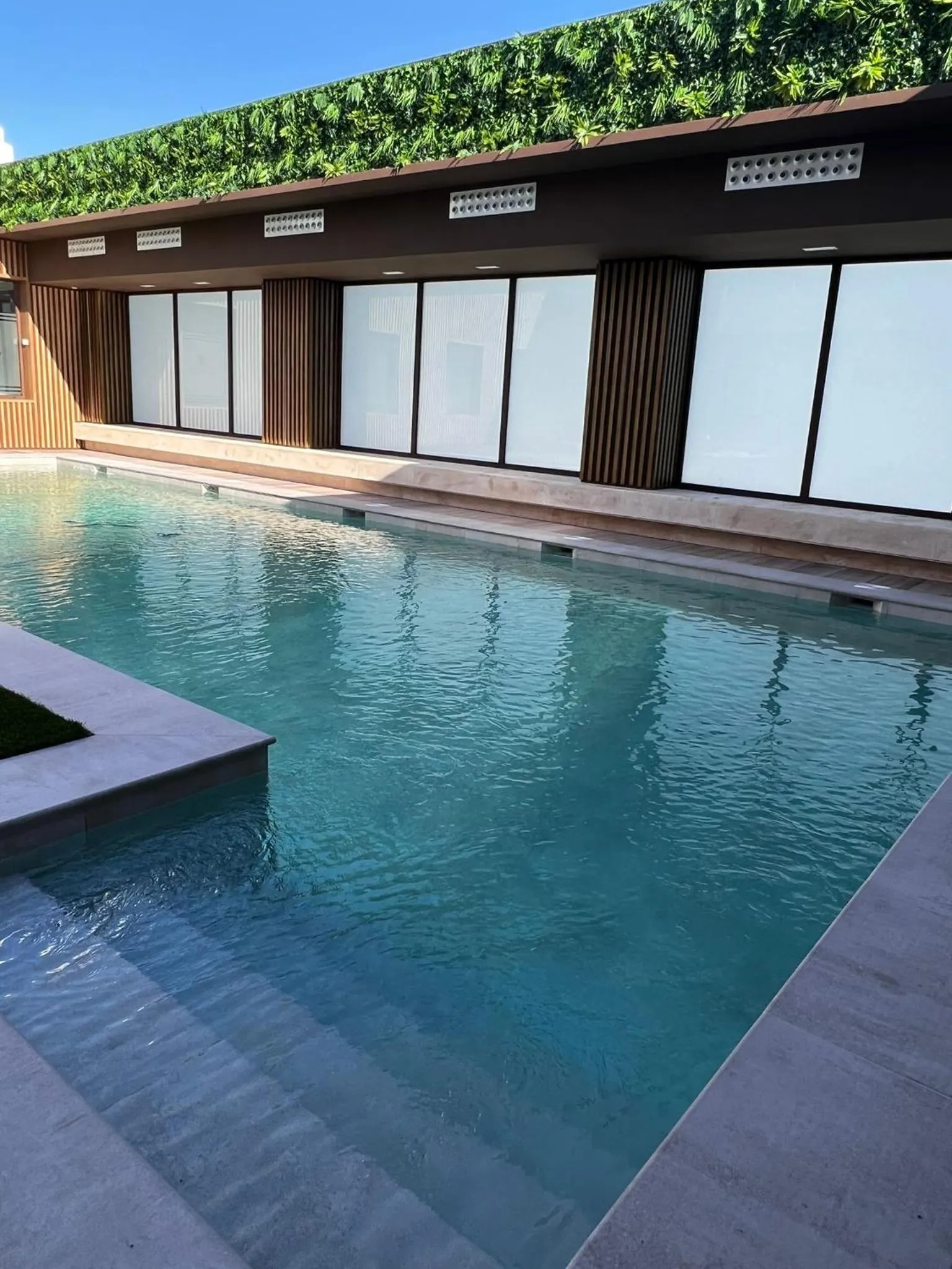 Swimming pool in Ansares Hotel