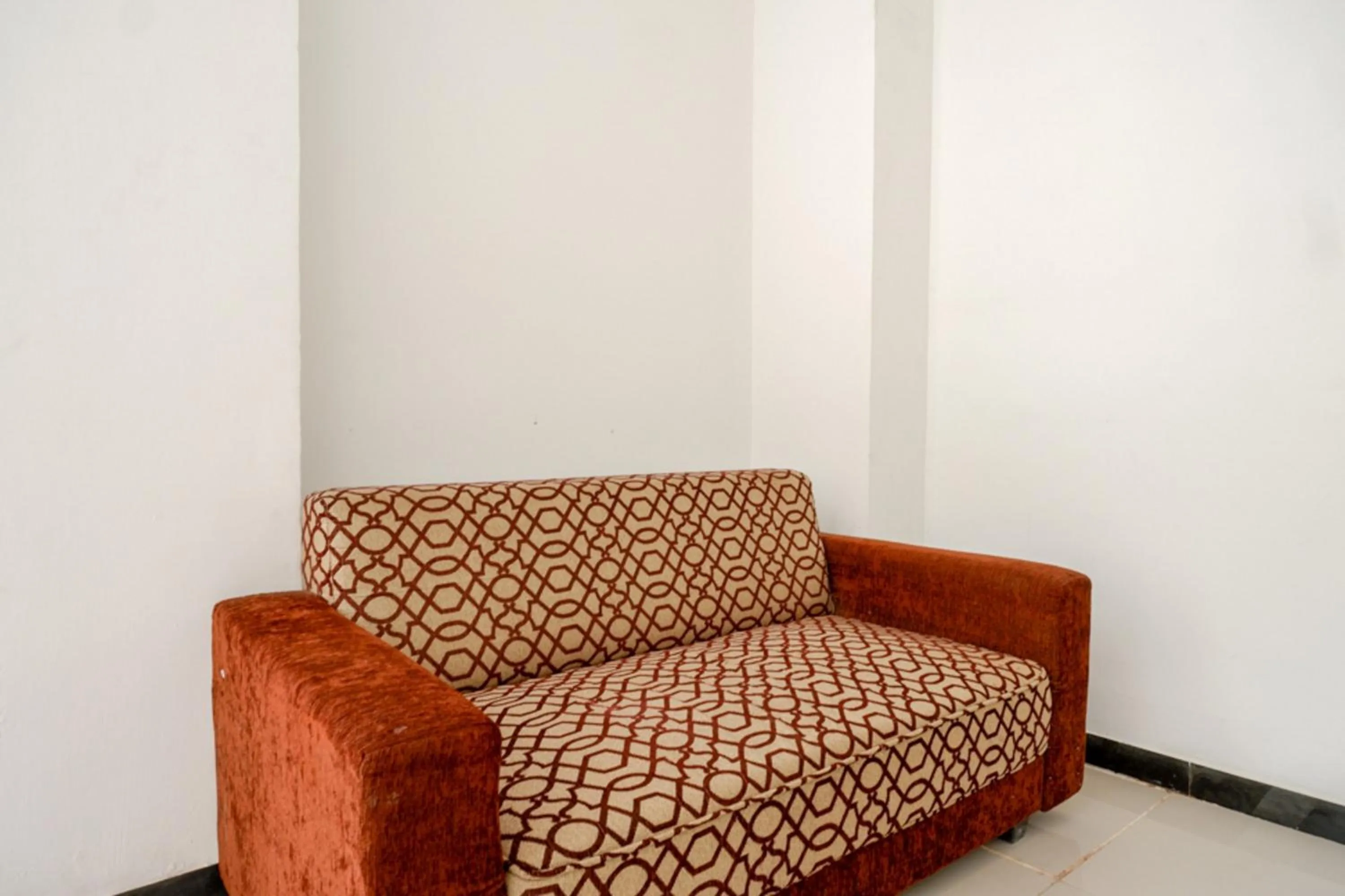 Seating area in RedDoorz @ Jalan Wonosari KM.9