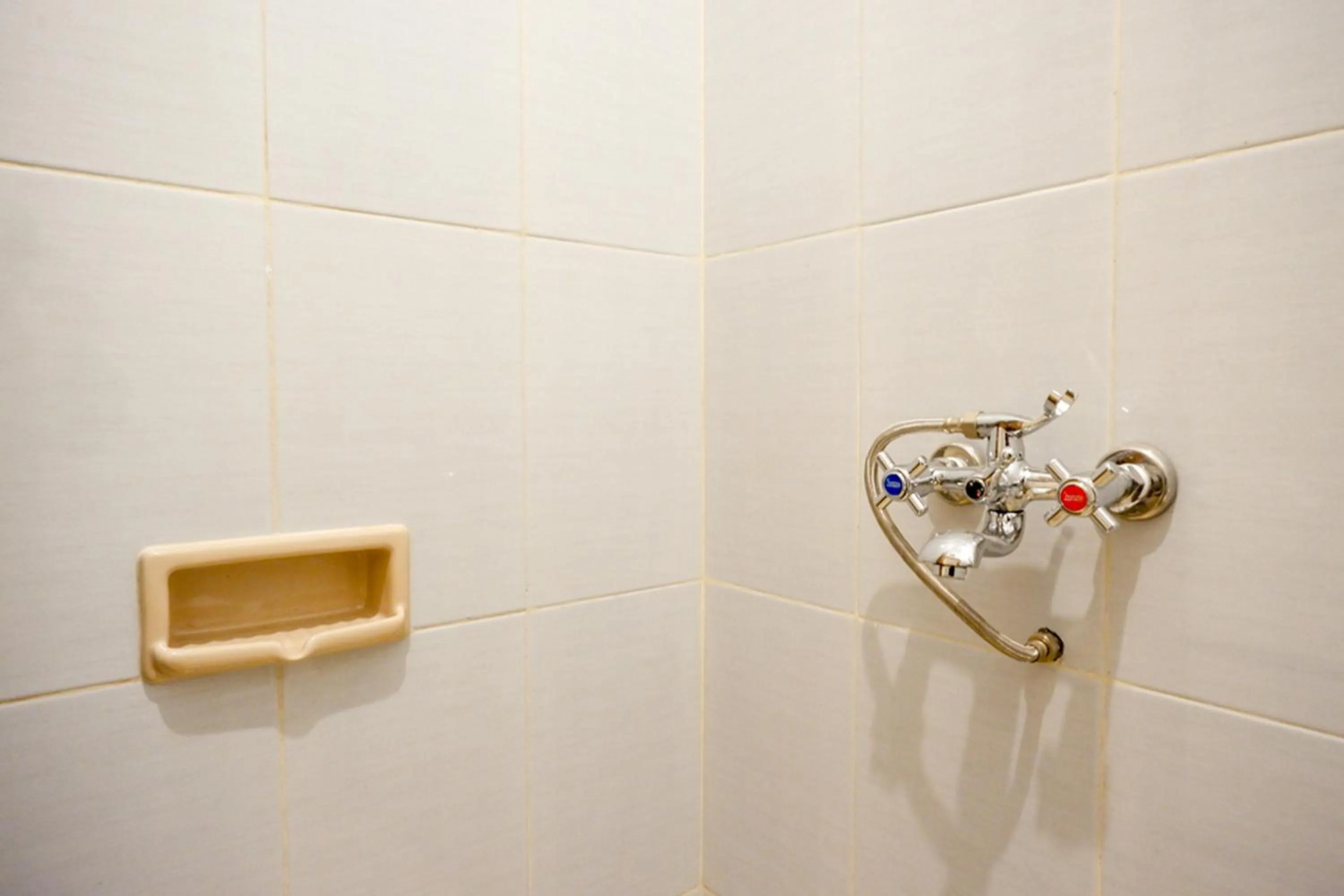 Bathroom in RedDoorz @ Jalan Wonosari KM.9