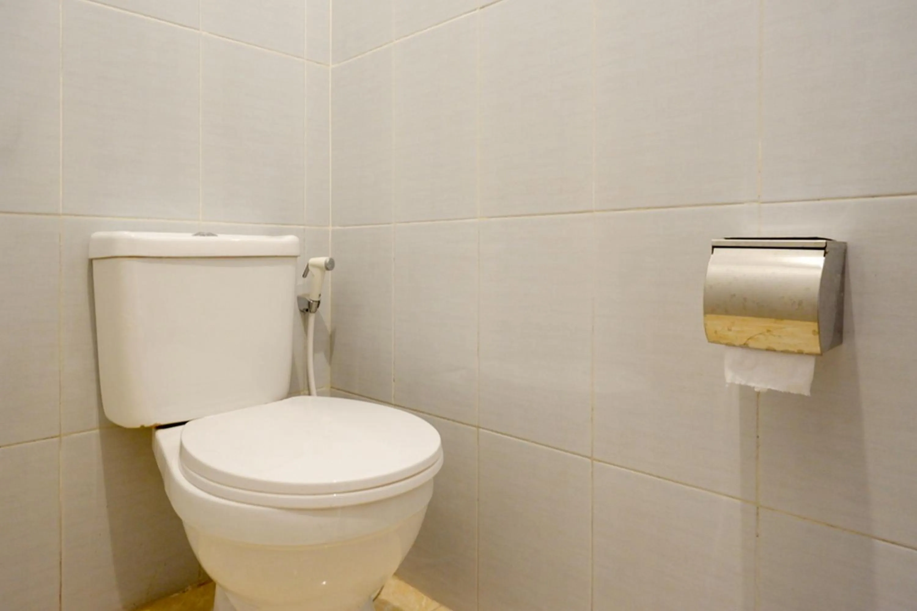 Toilet in RedDoorz @ Jalan Wonosari KM.9