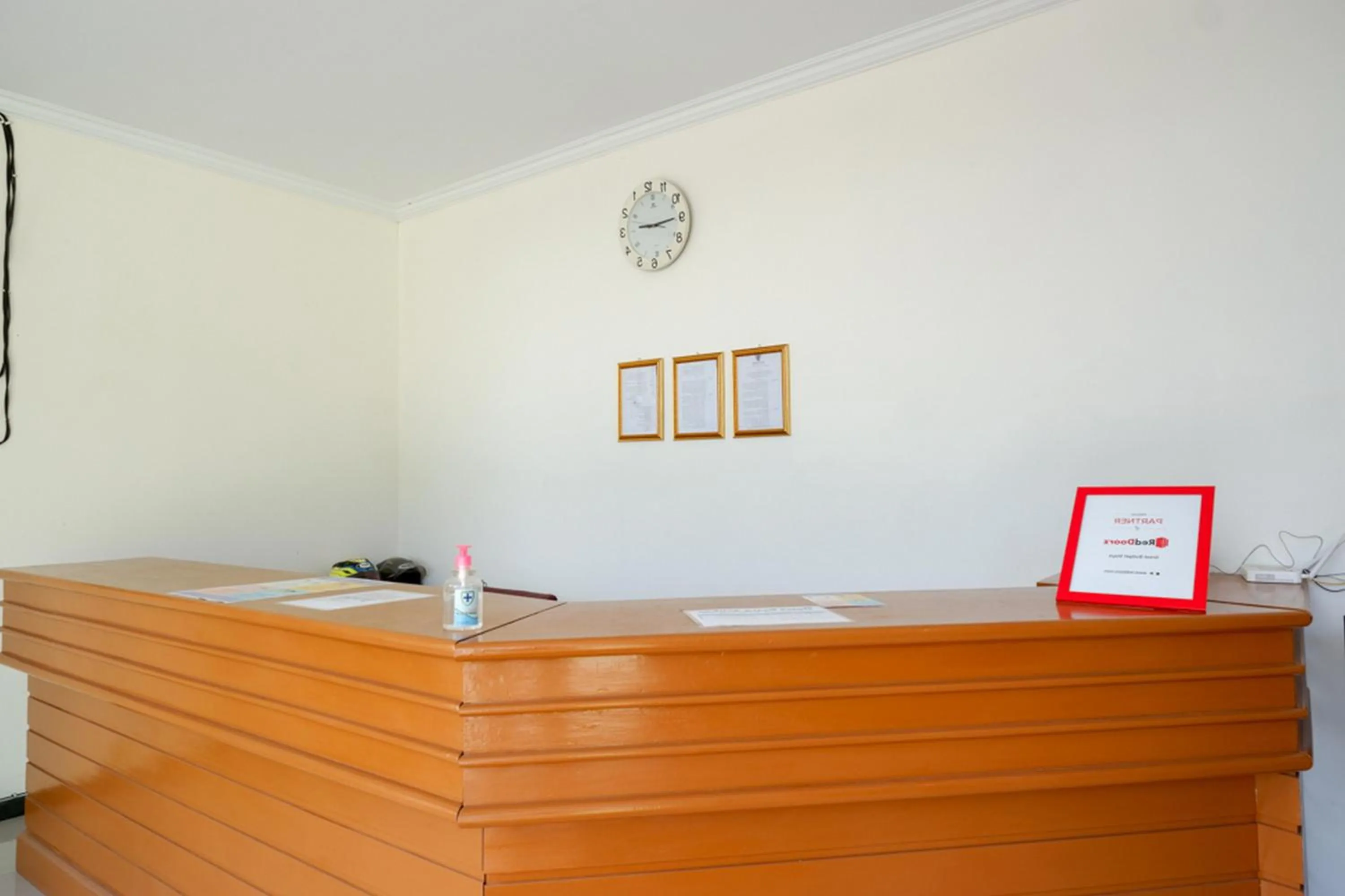 Lobby or reception in RedDoorz @ Jalan Wonosari KM.9