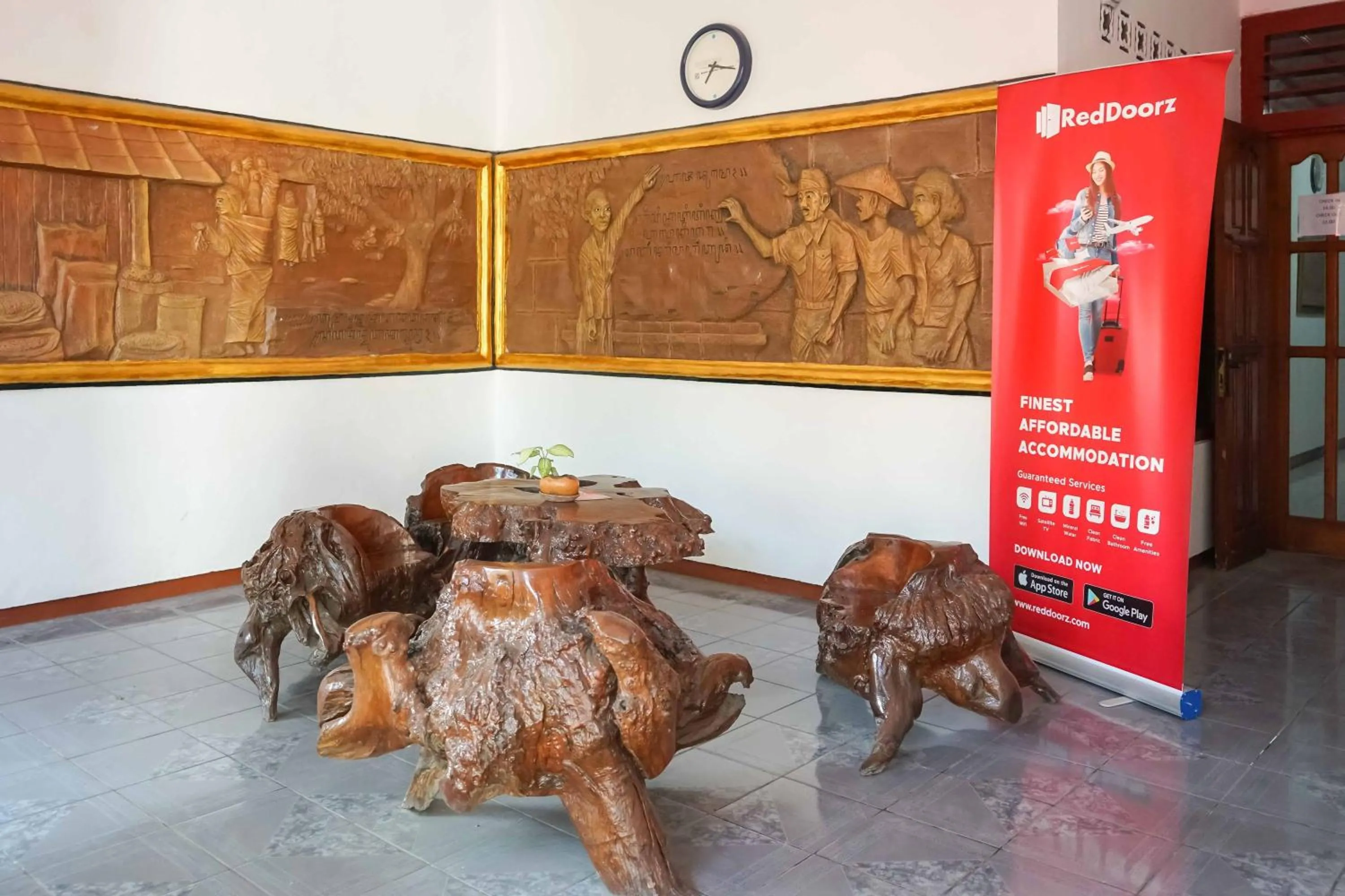 Decorative detail in RedDoorz Plus @ Alun Alun Nganjuk