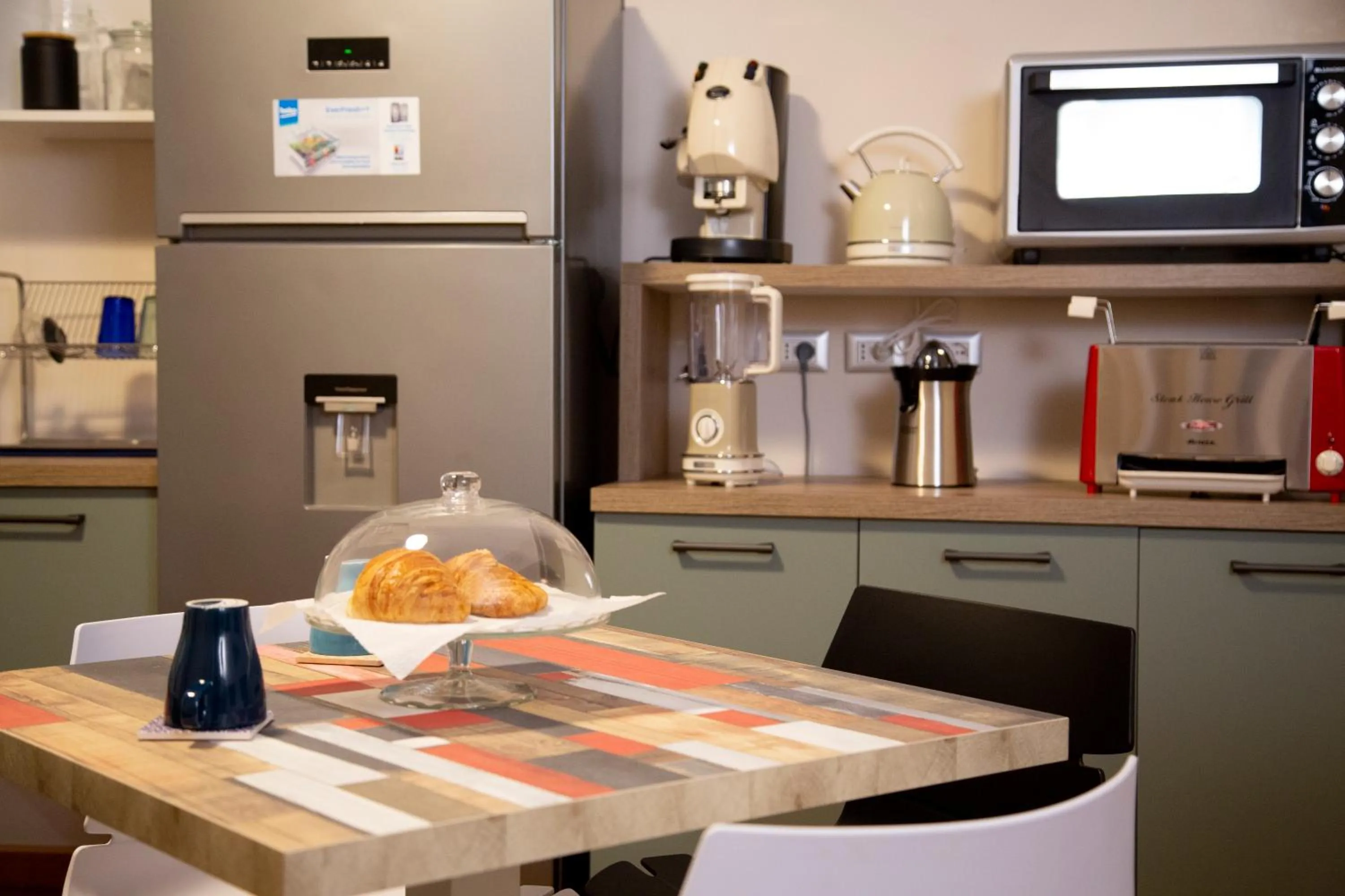 Communal lounge/ TV room in Handmade Rest Room