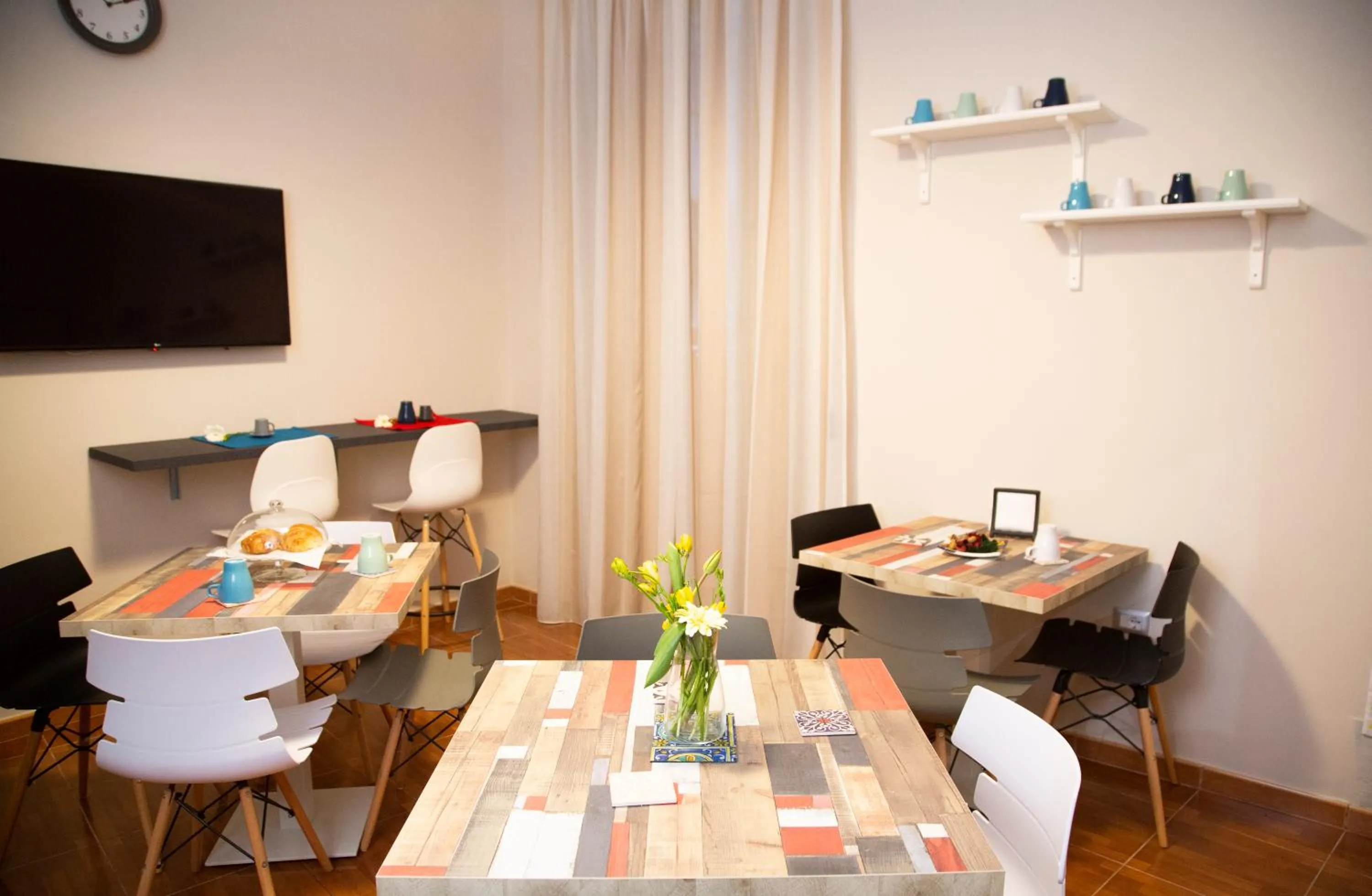 Communal lounge/ TV room in Handmade Rest Room