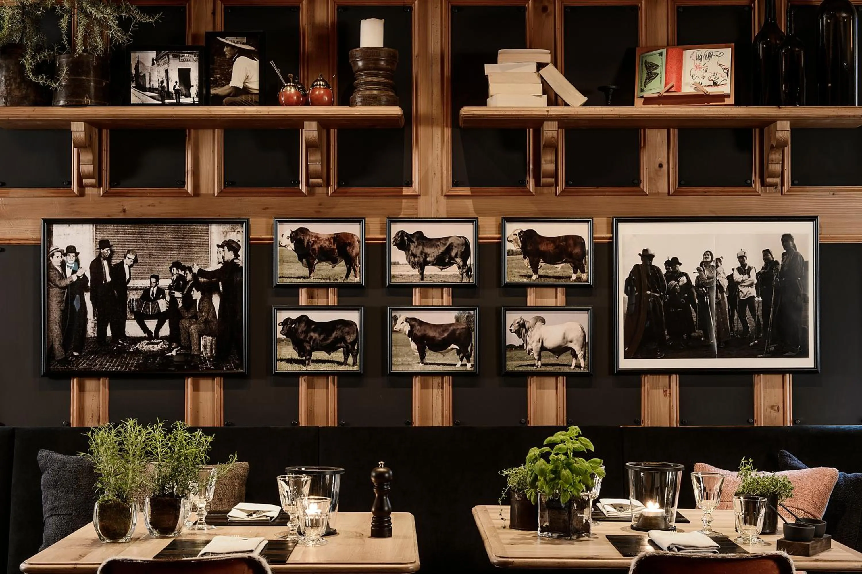 Restaurant/places to eat, Property Building in Park Gstaad